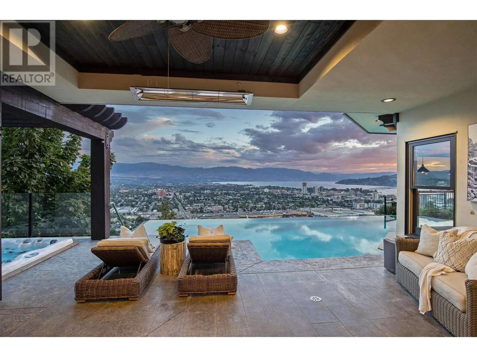 1113 Parkbluff Lane