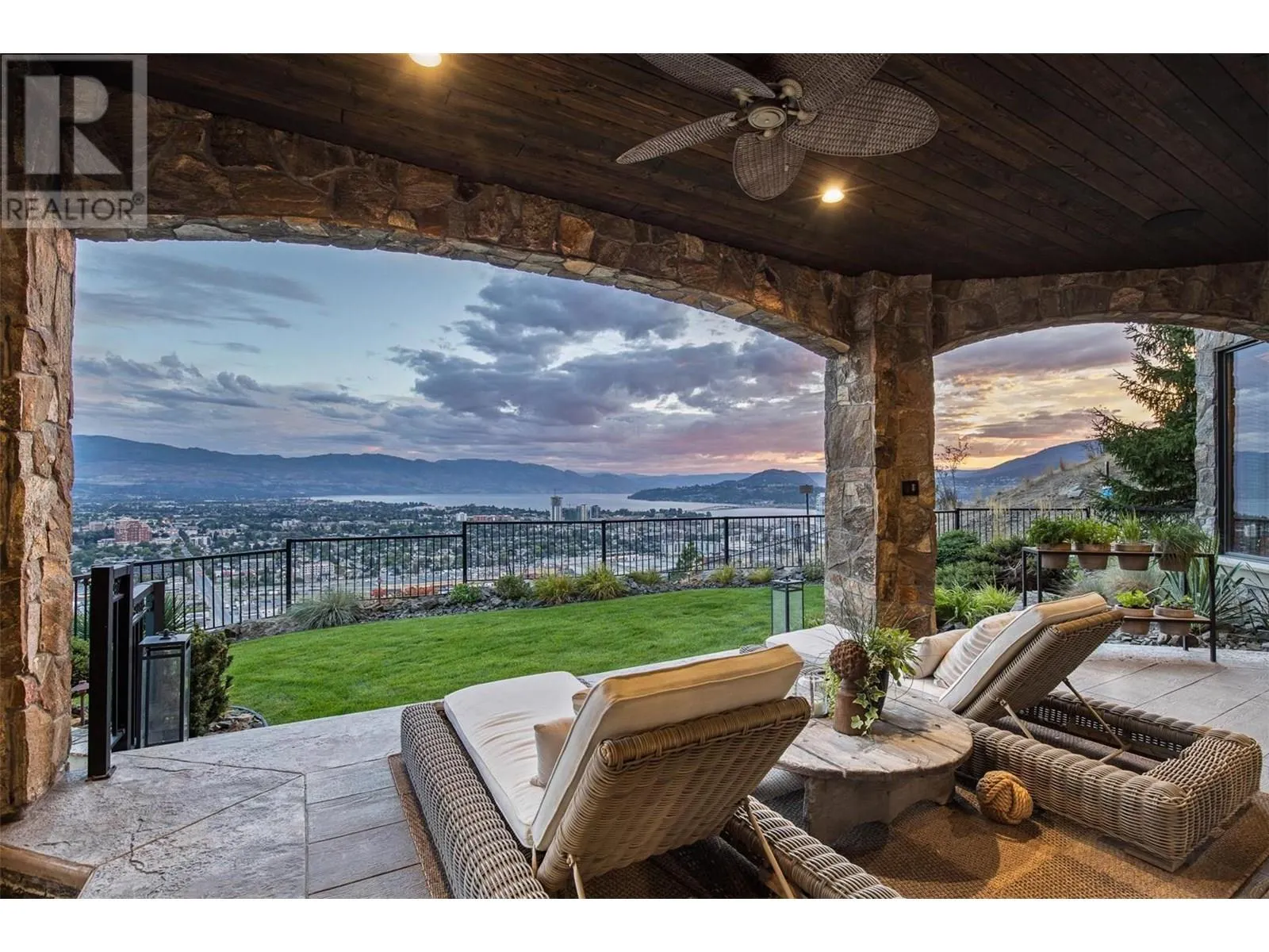 1113 Parkbluff Lane