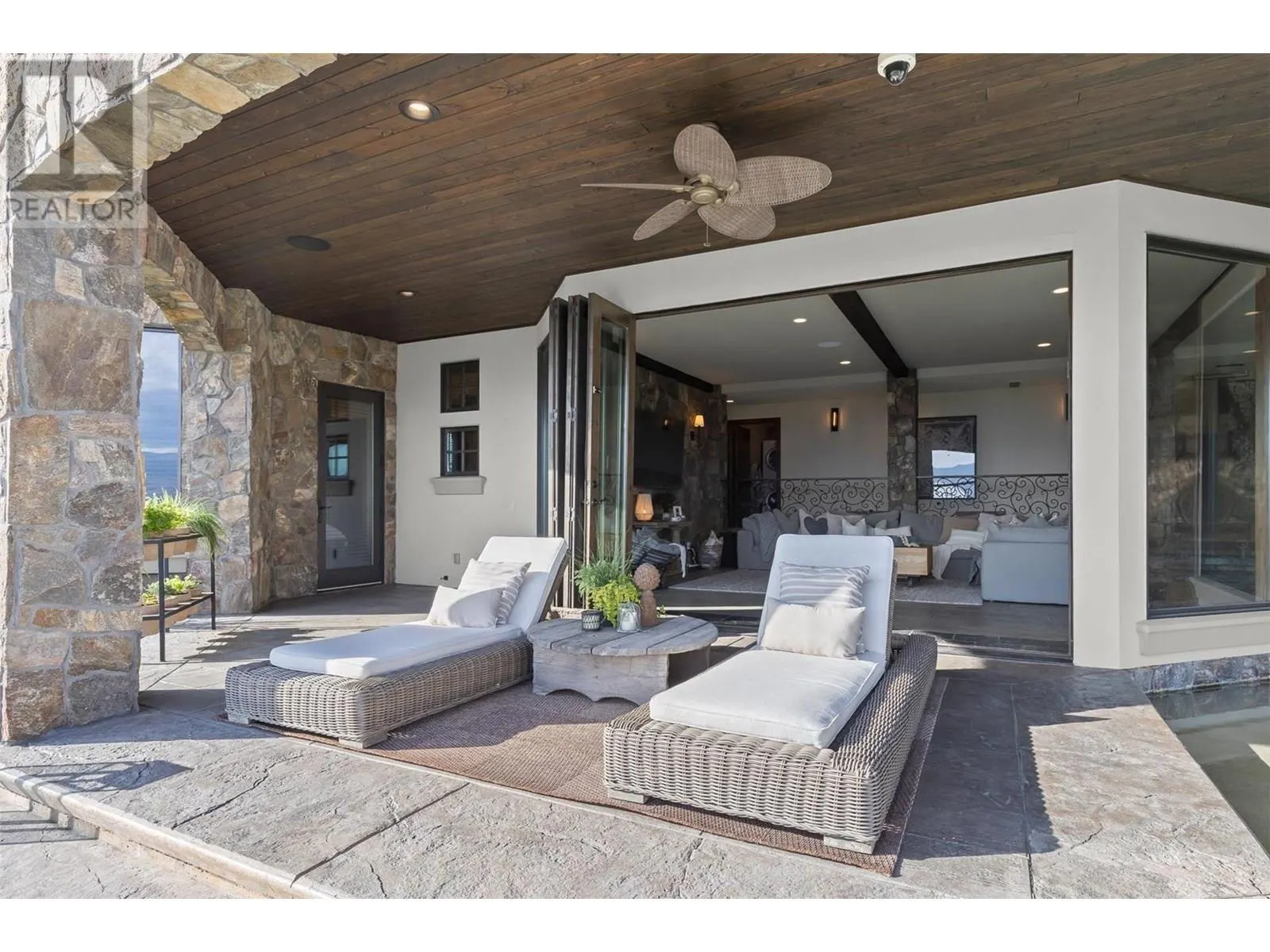1113 Parkbluff Lane