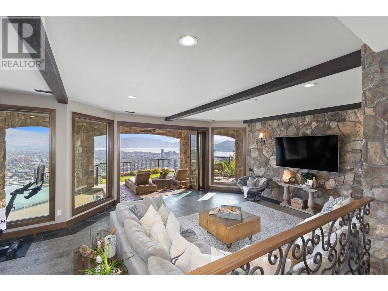 1113 Parkbluff Lane