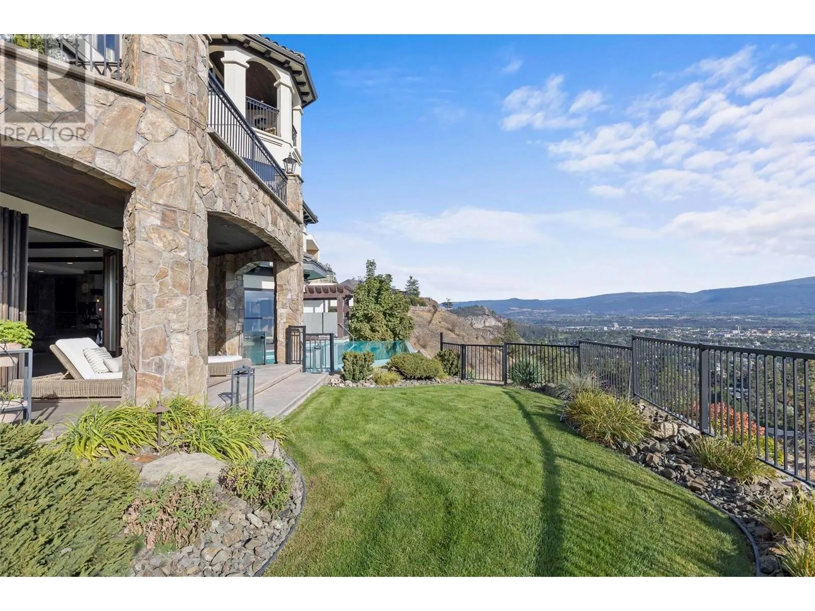 1113 Parkbluff Lane