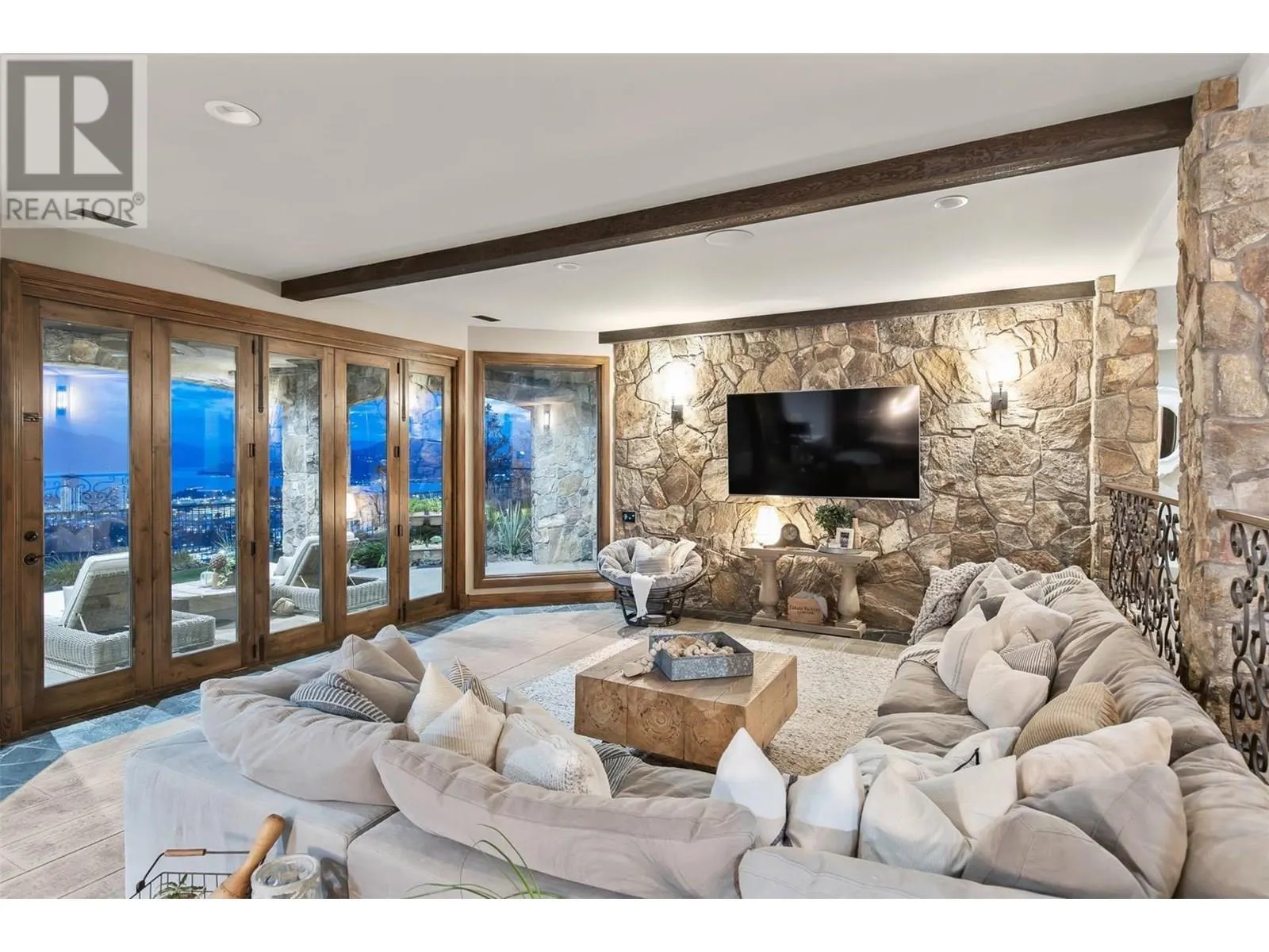 1113 Parkbluff Lane