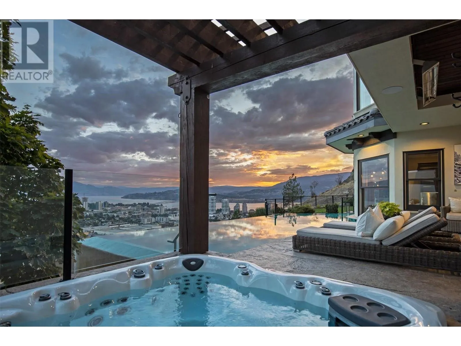 1113 Parkbluff Lane