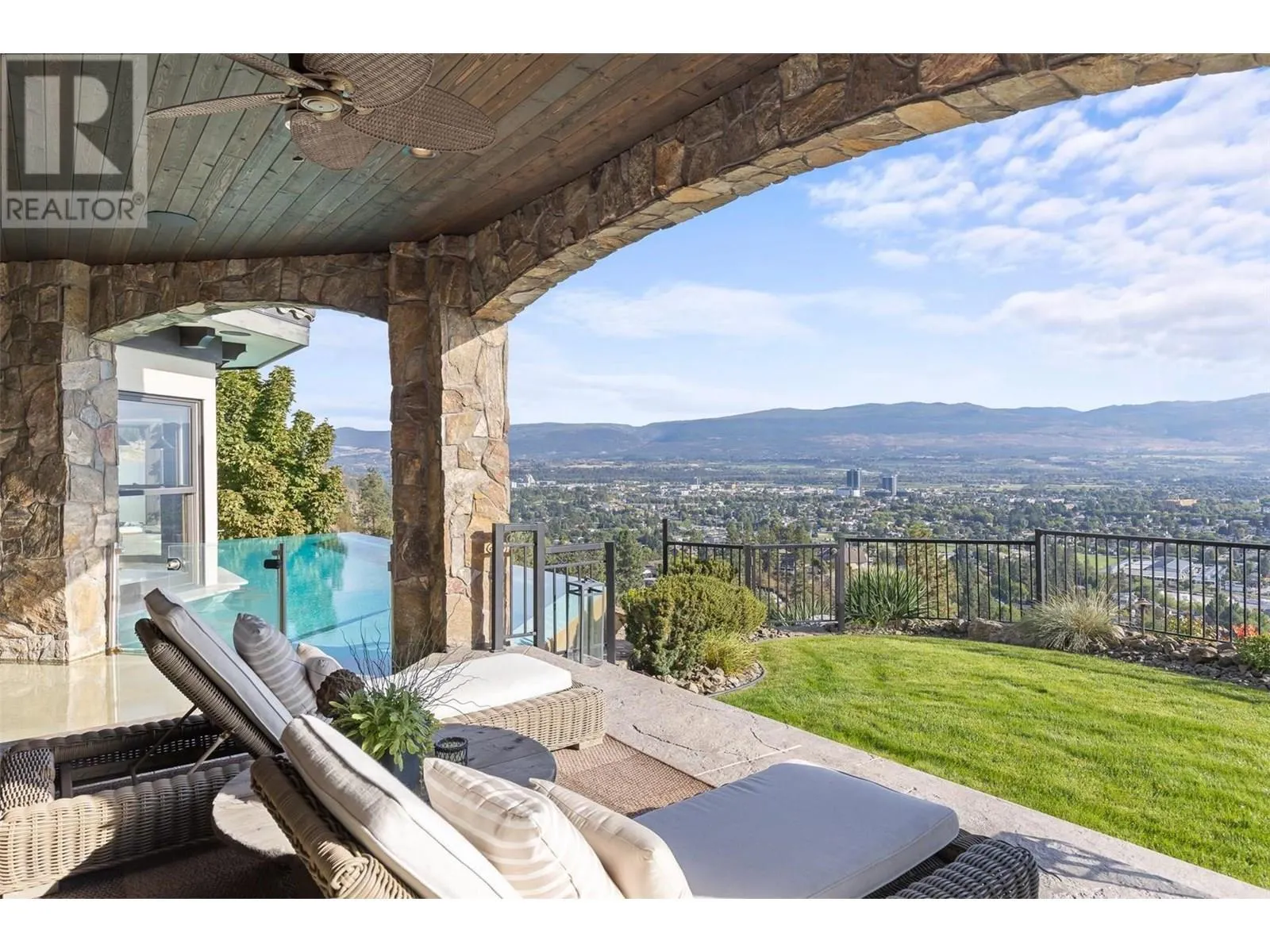 1113 Parkbluff Lane