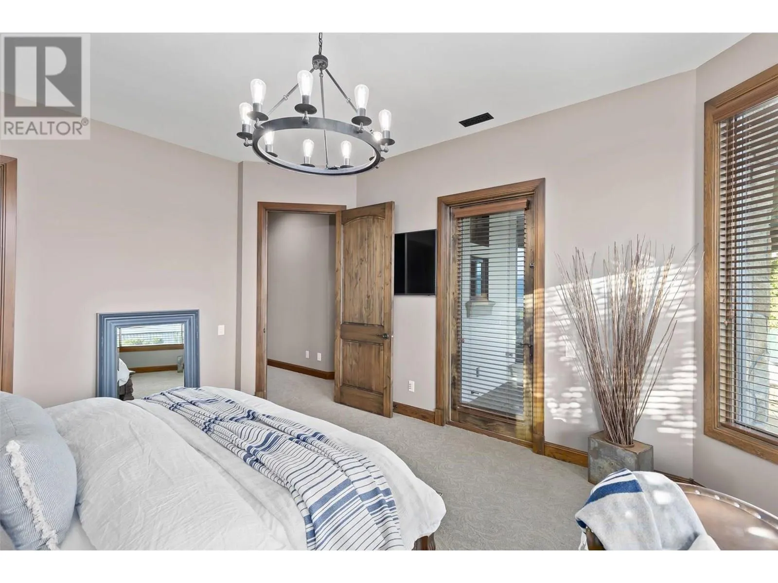 1113 Parkbluff Lane