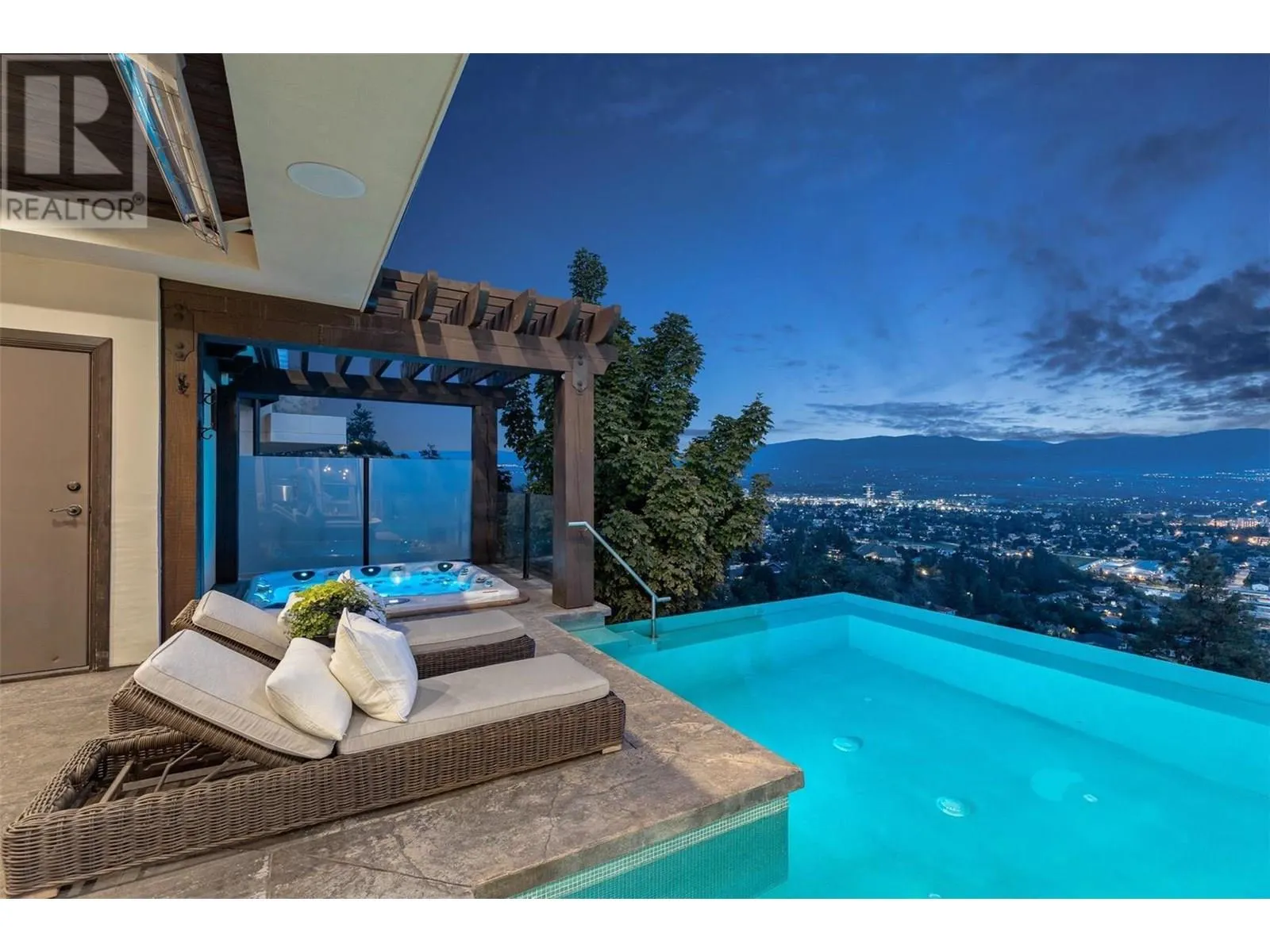 1113 Parkbluff Lane