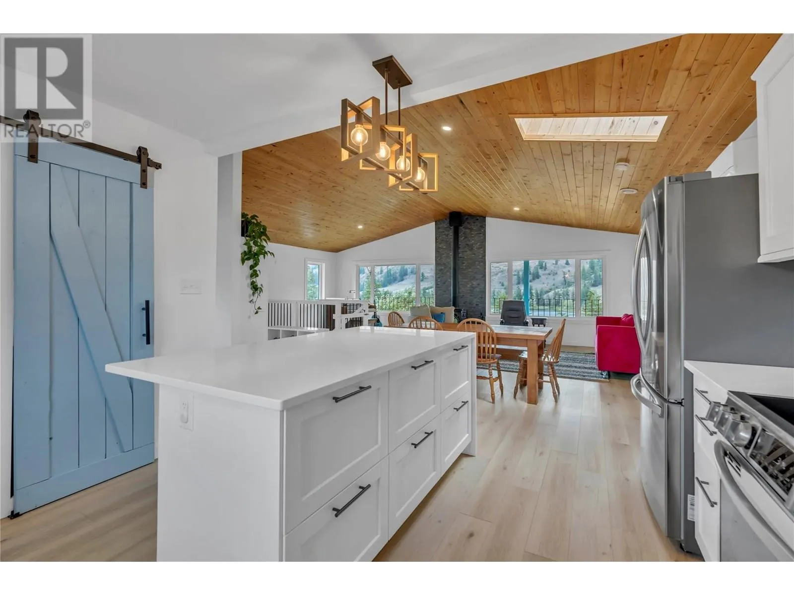 285 WESTVIEW Road