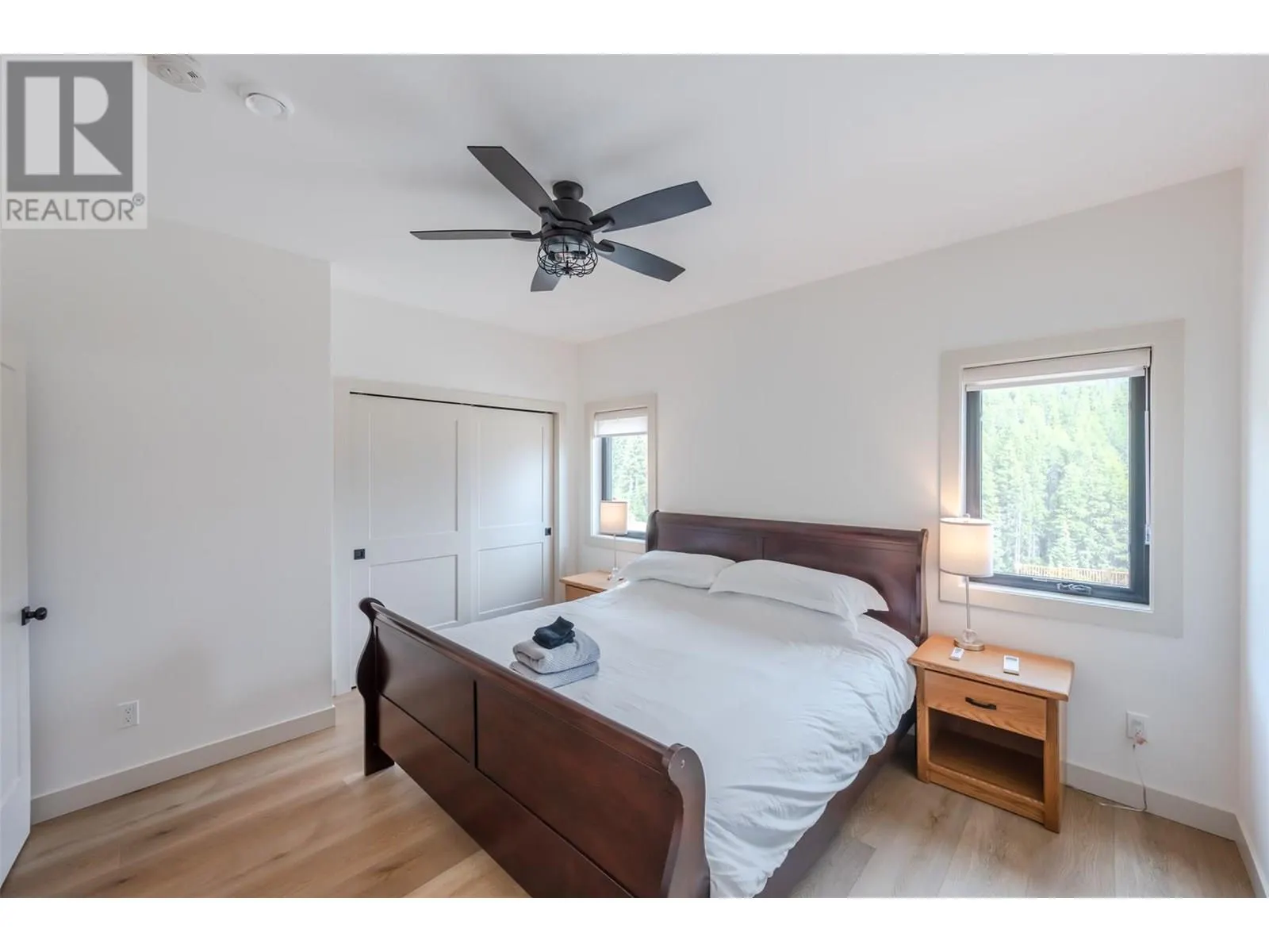 144 CLEARVIEW Crescent Unit# SL2