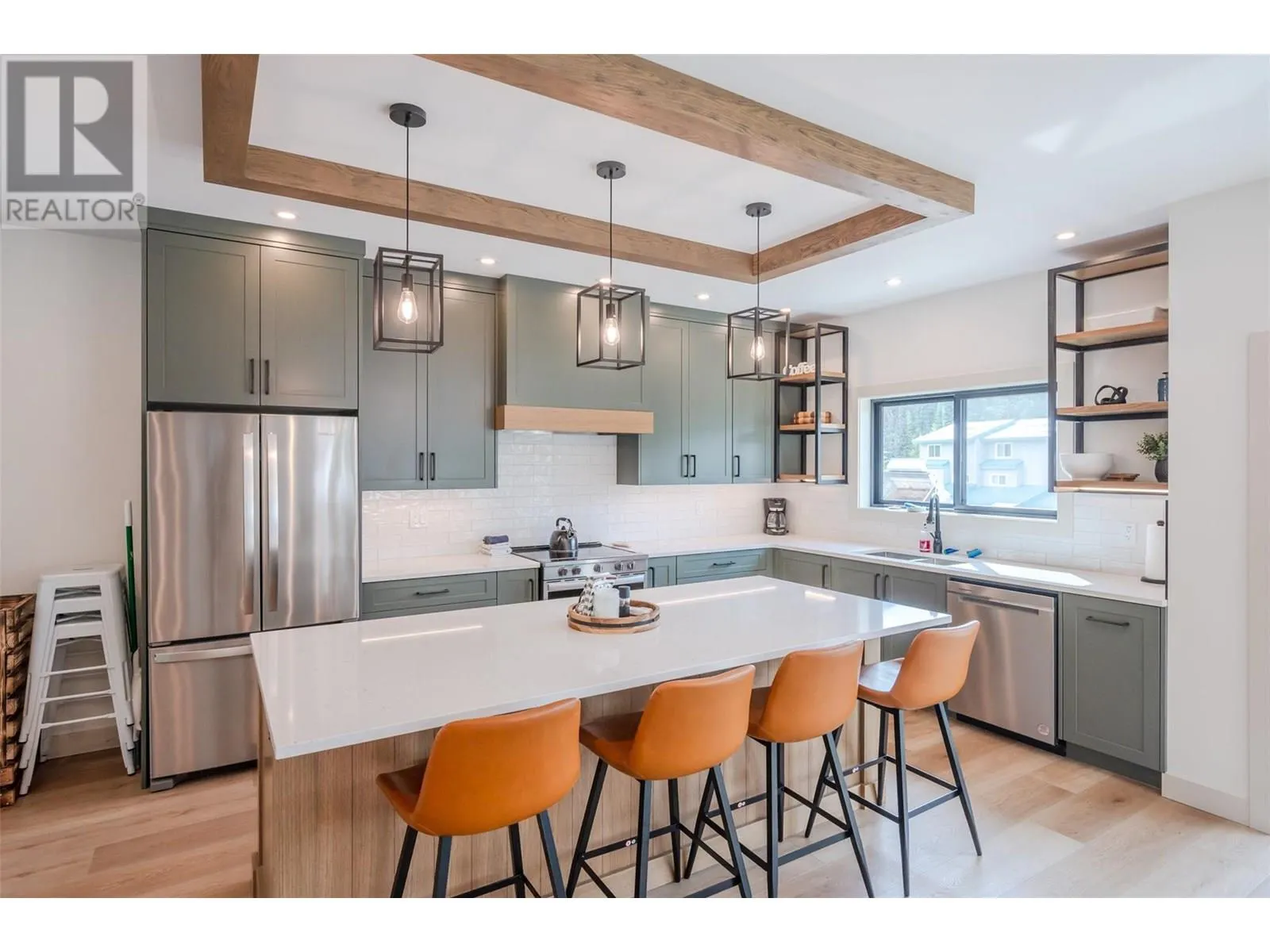 144 CLEARVIEW Crescent Unit# SL2