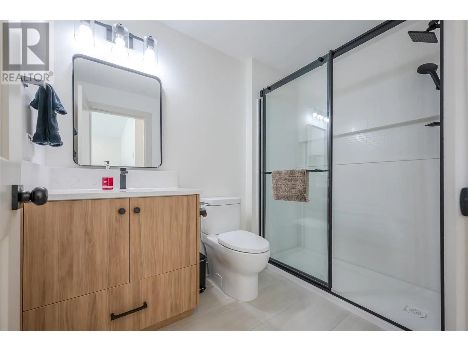 144 CLEARVIEW Crescent Unit# SL2
