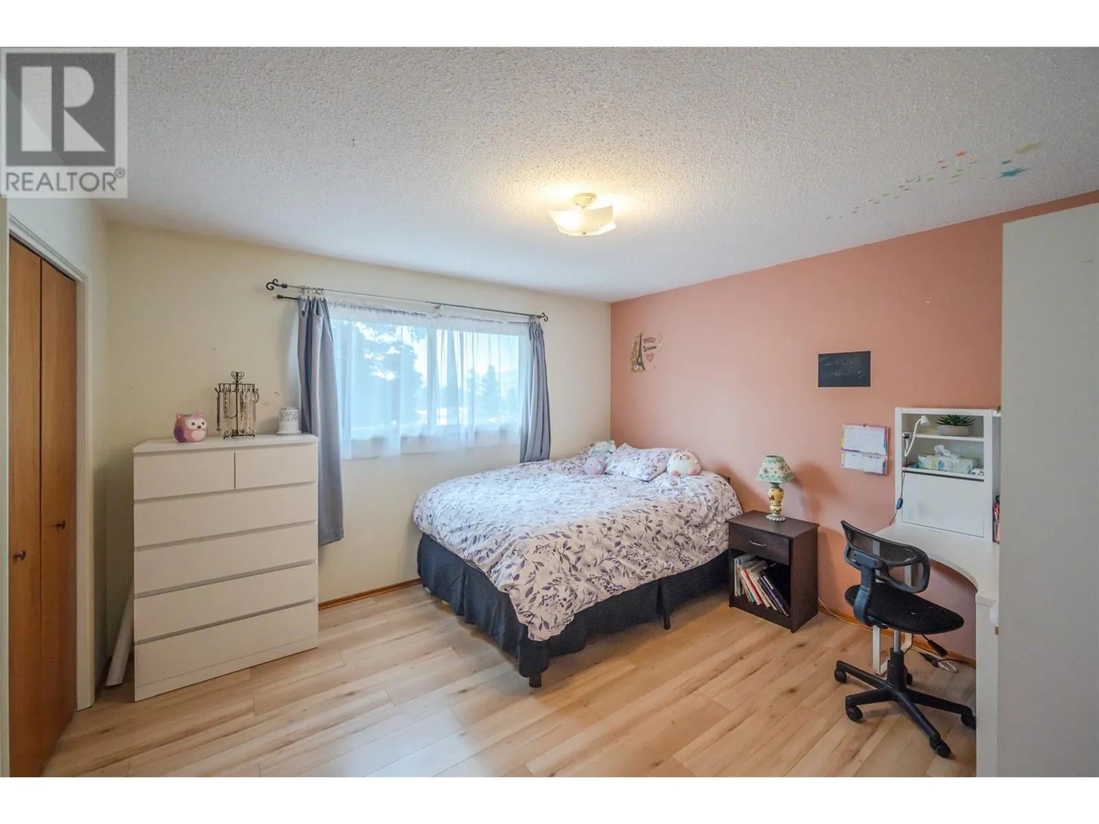 112 DUNANT Place