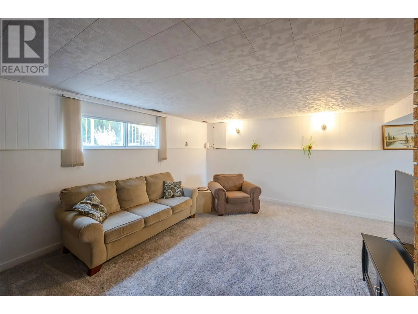 112 DUNANT Place