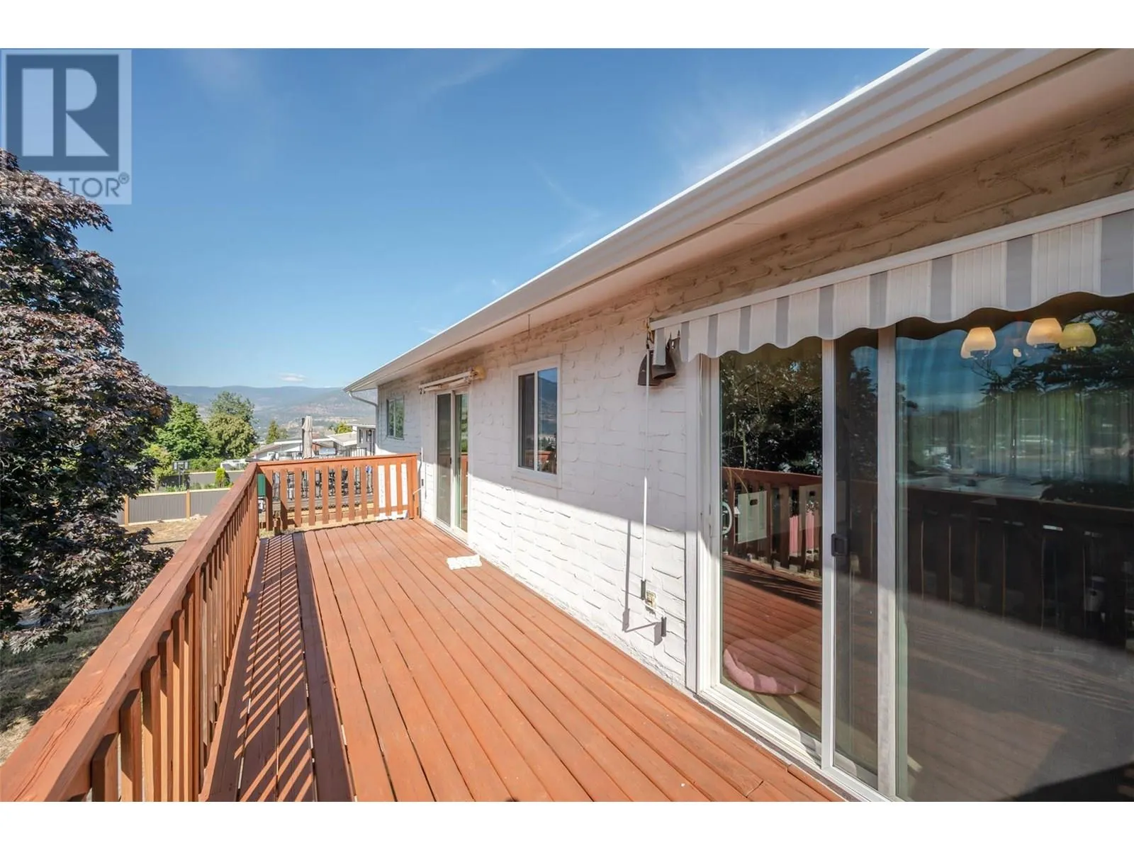 112 DUNANT Place