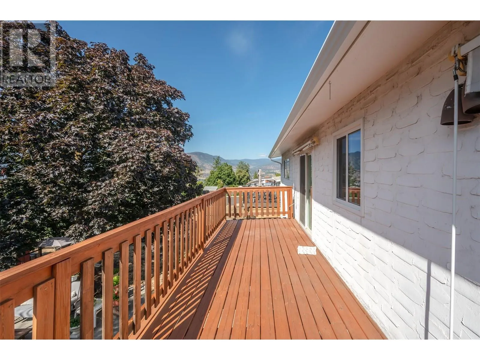 112 DUNANT Place