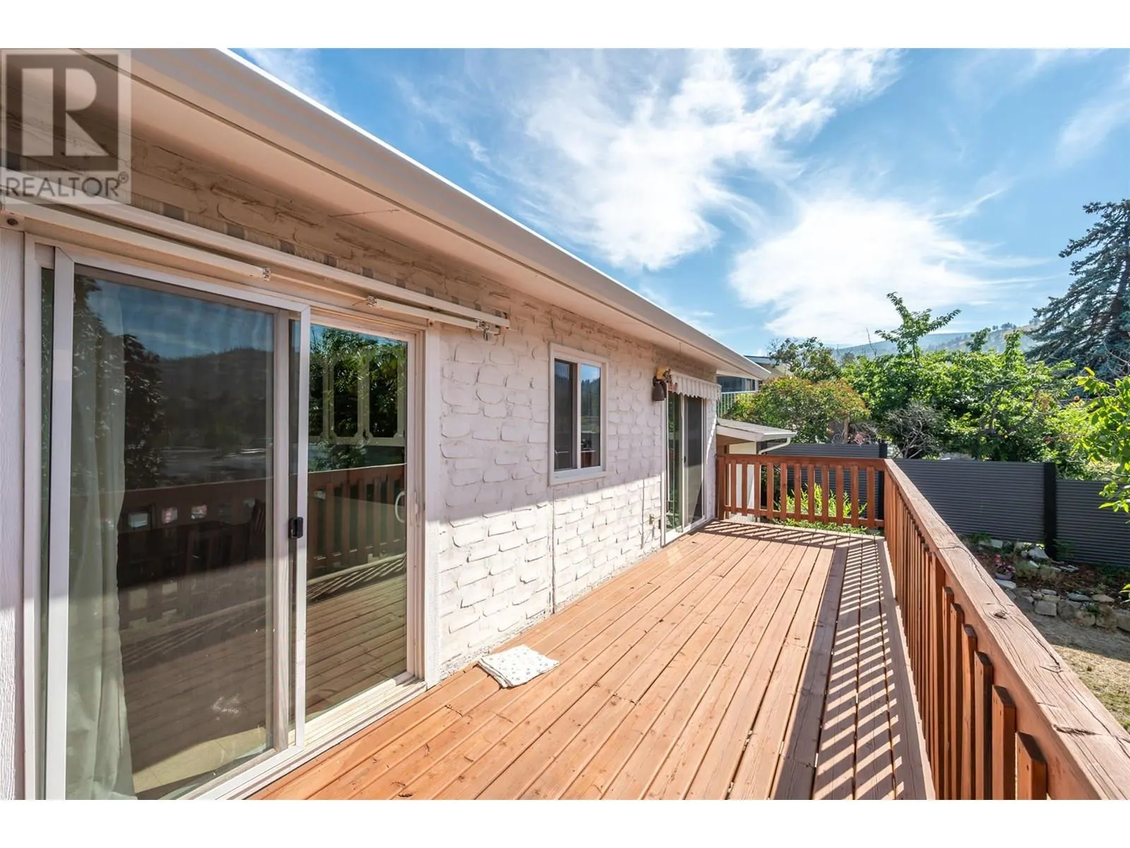 112 DUNANT Place
