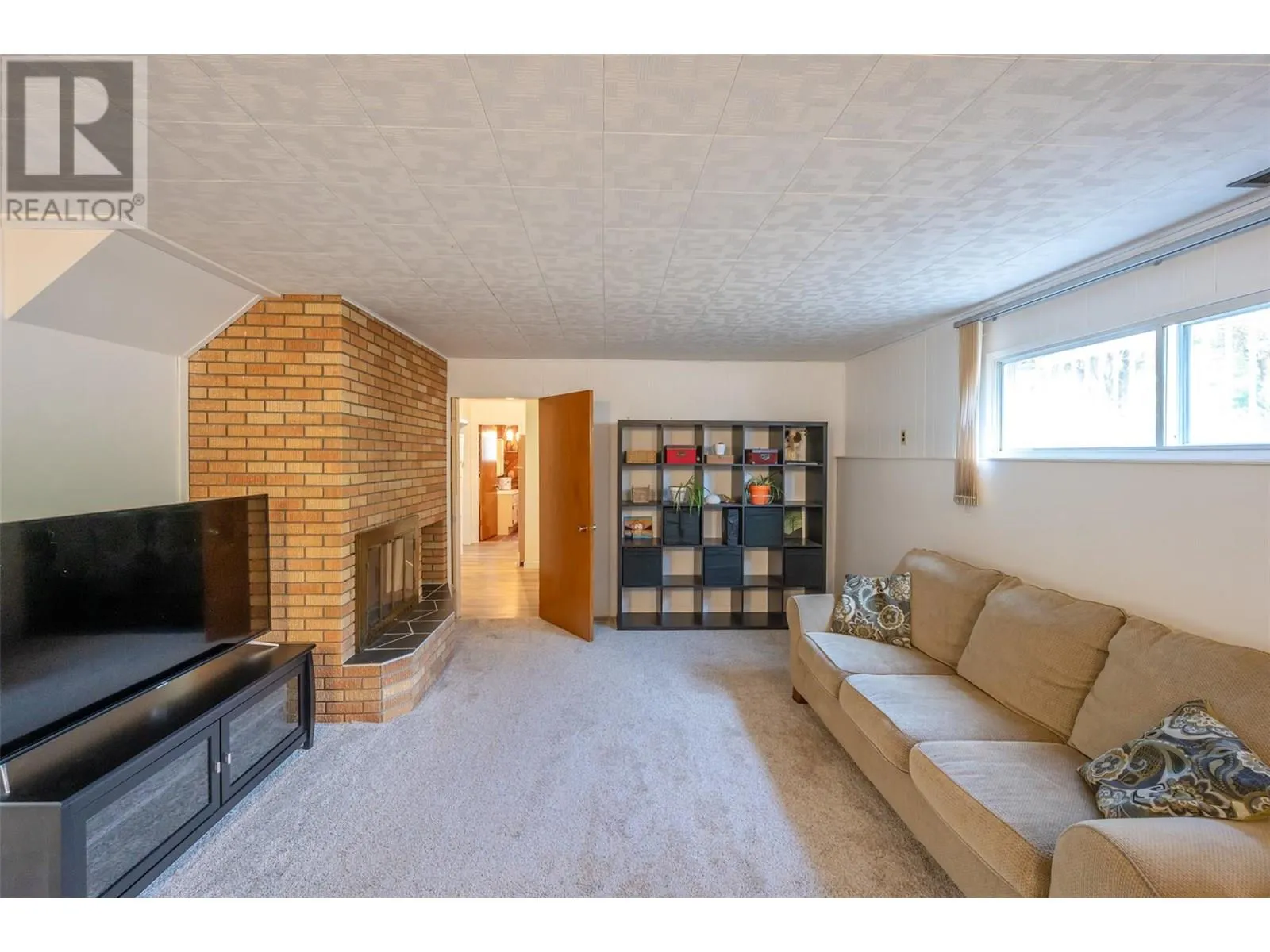 112 DUNANT Place