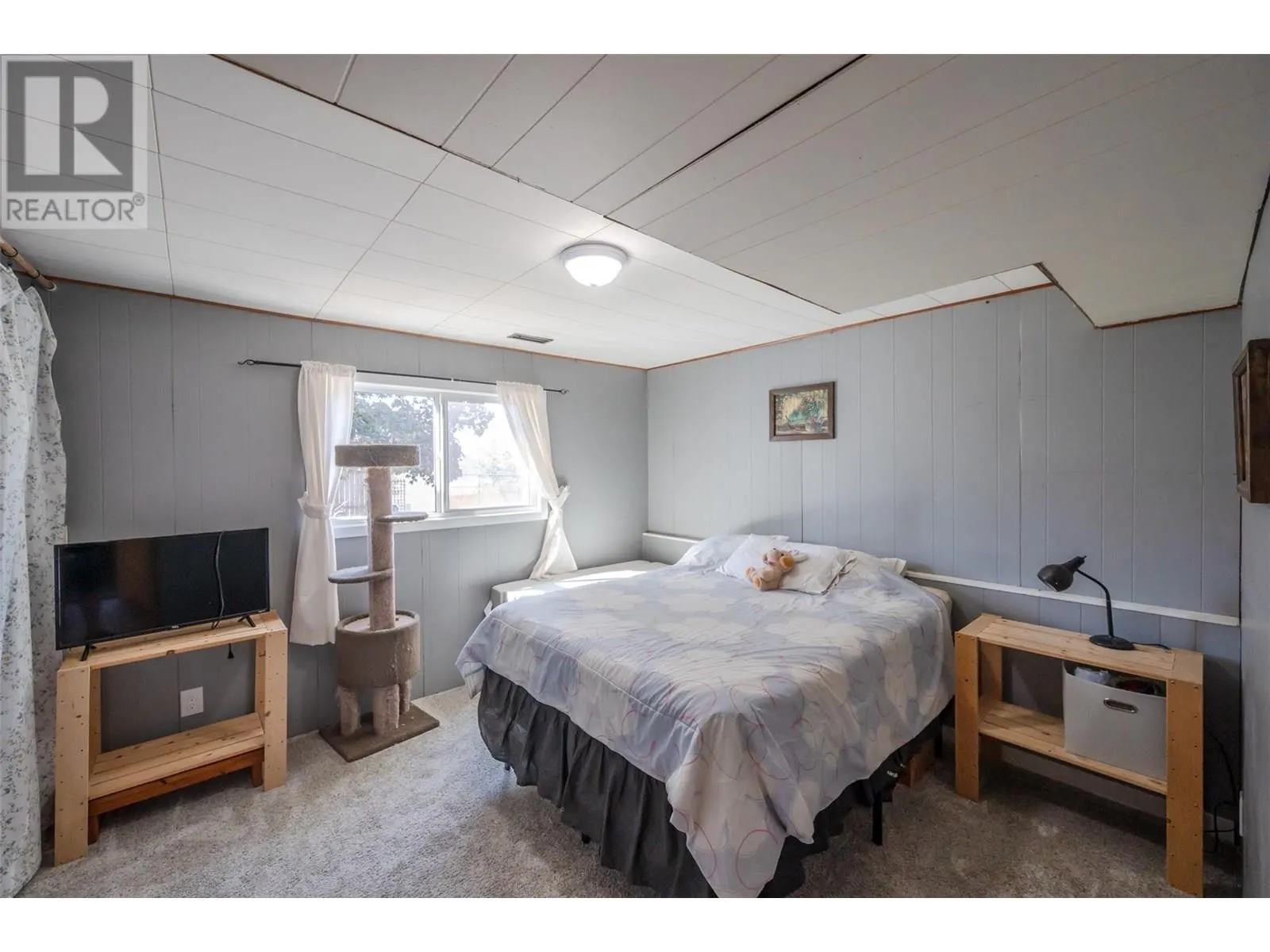 112 DUNANT Place