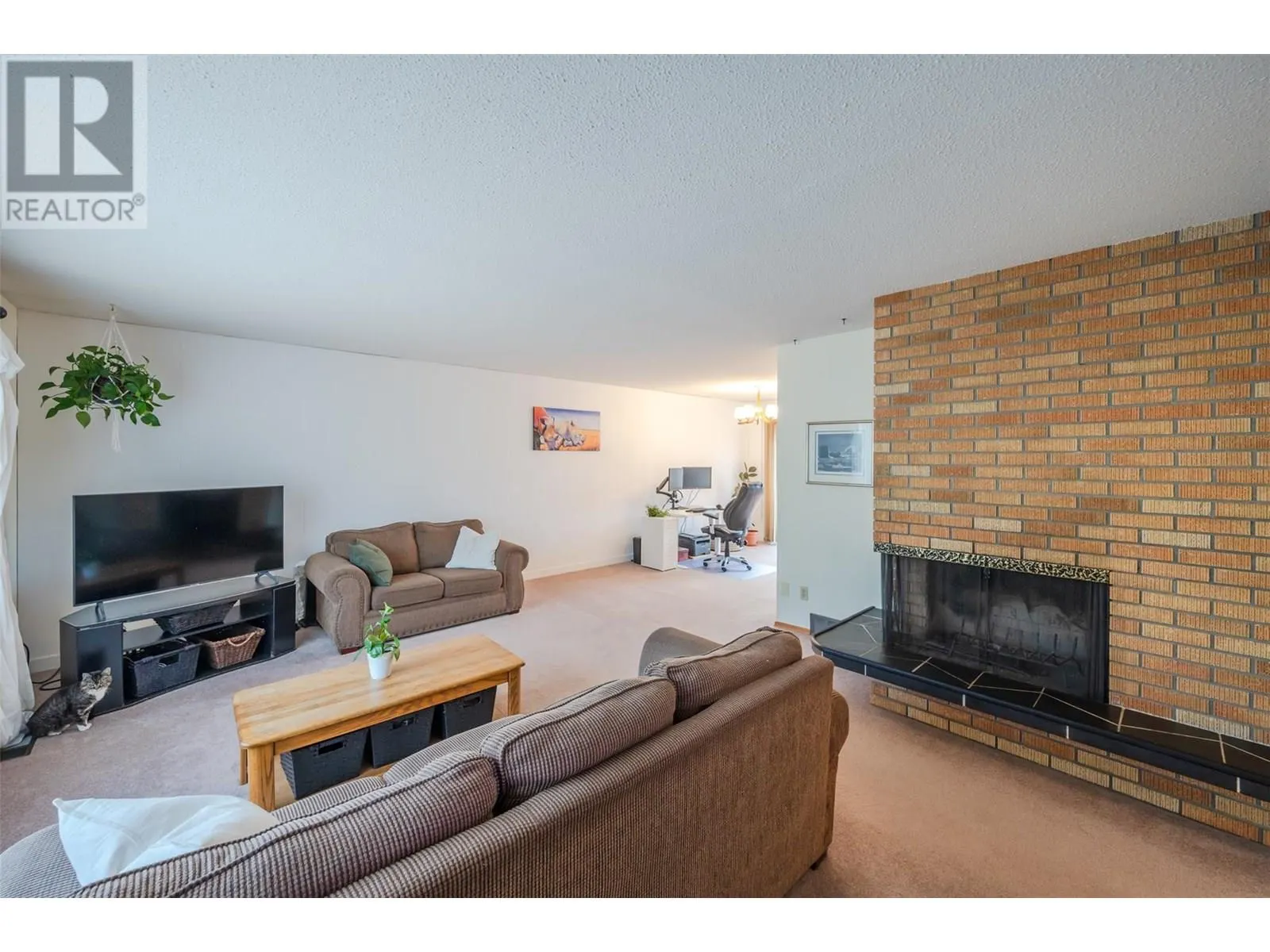 112 DUNANT Place