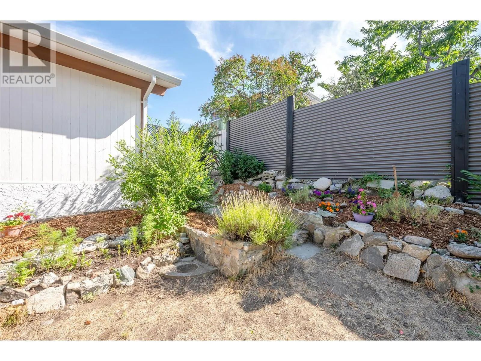 112 DUNANT Place