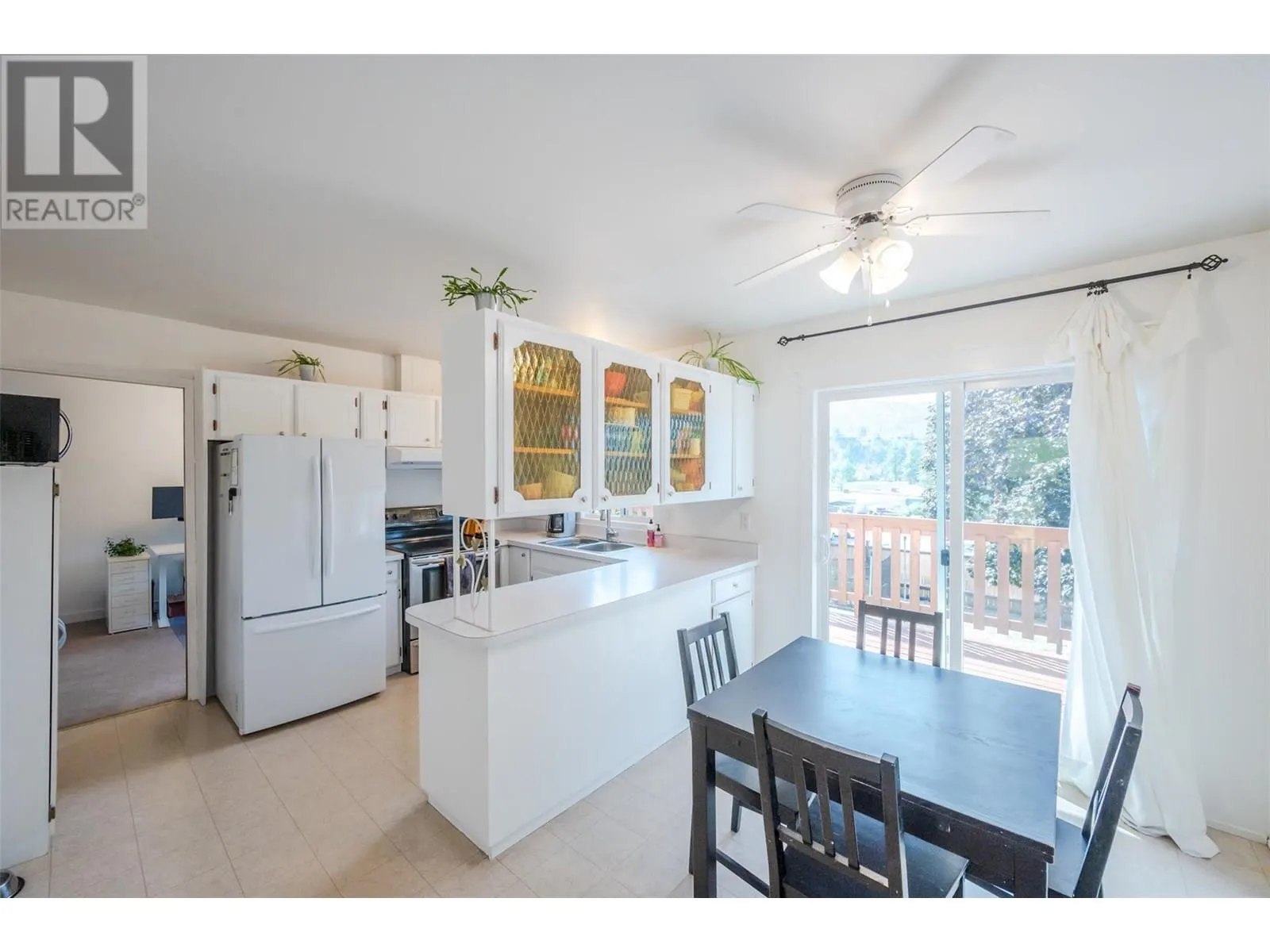 112 DUNANT Place