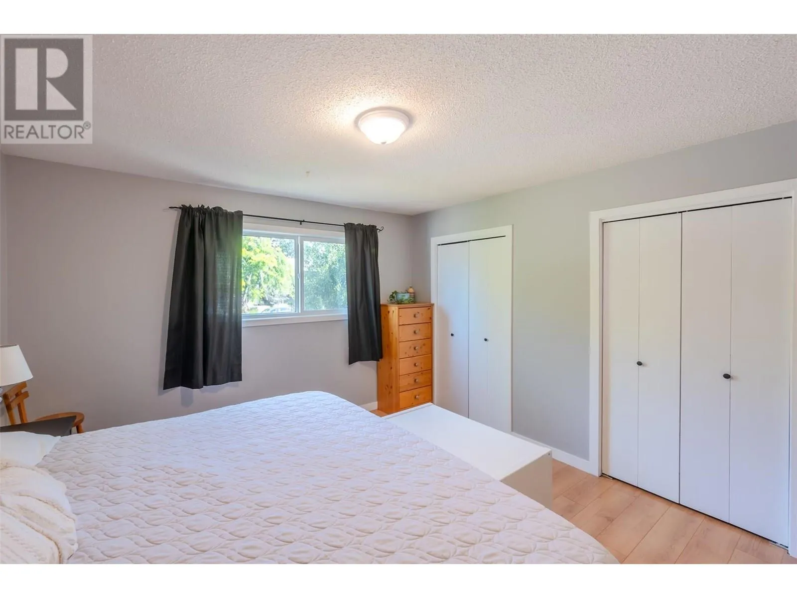 112 DUNANT Place