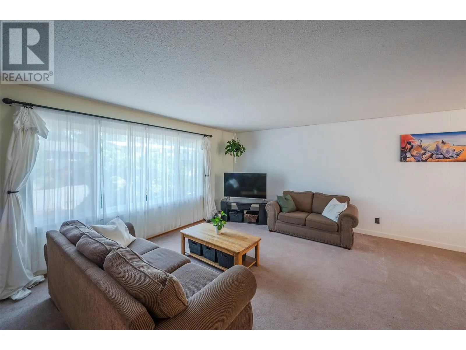 112 DUNANT Place