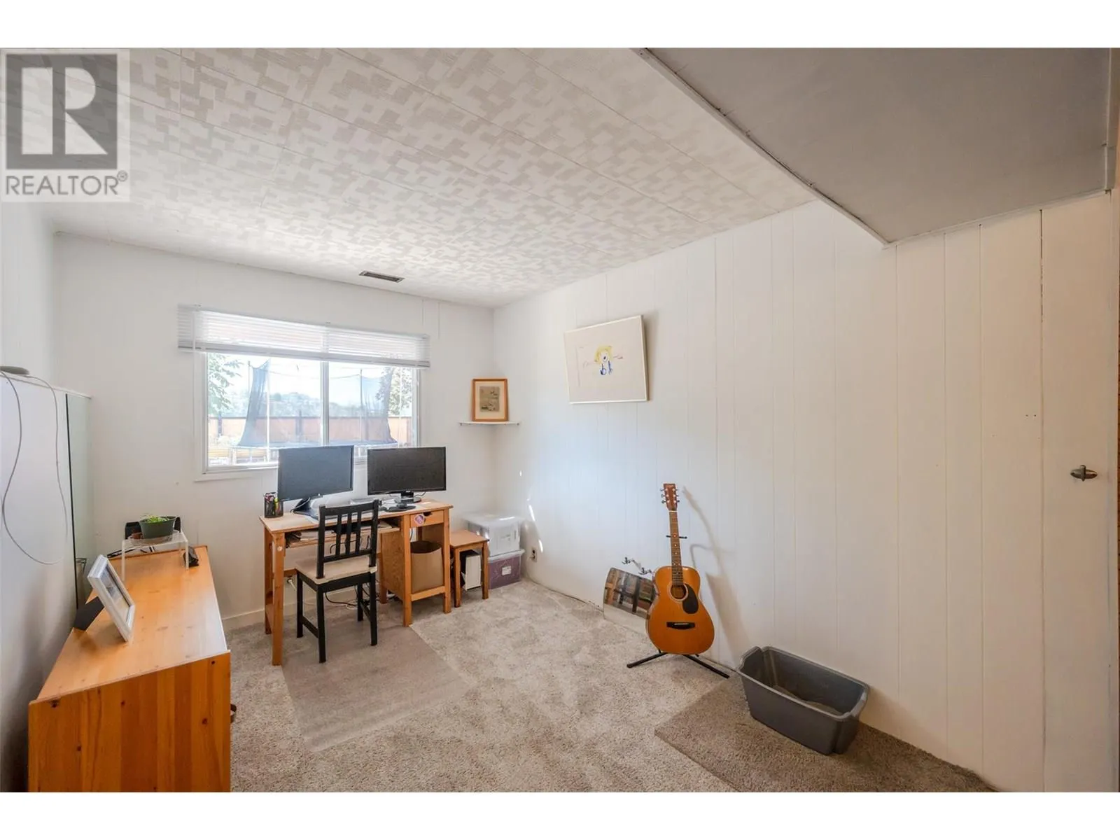 112 DUNANT Place
