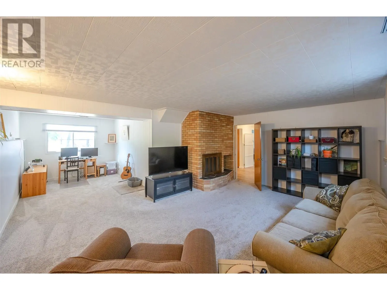 112 DUNANT Place