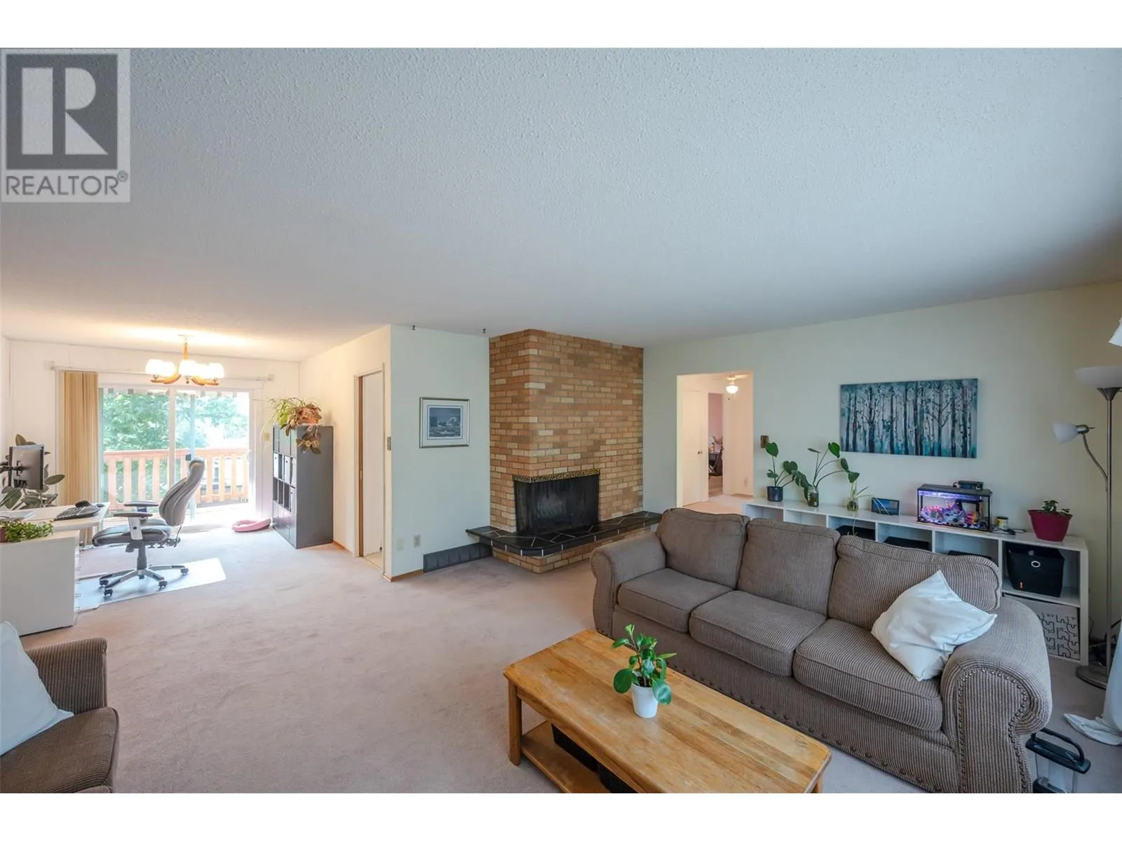 112 DUNANT Place