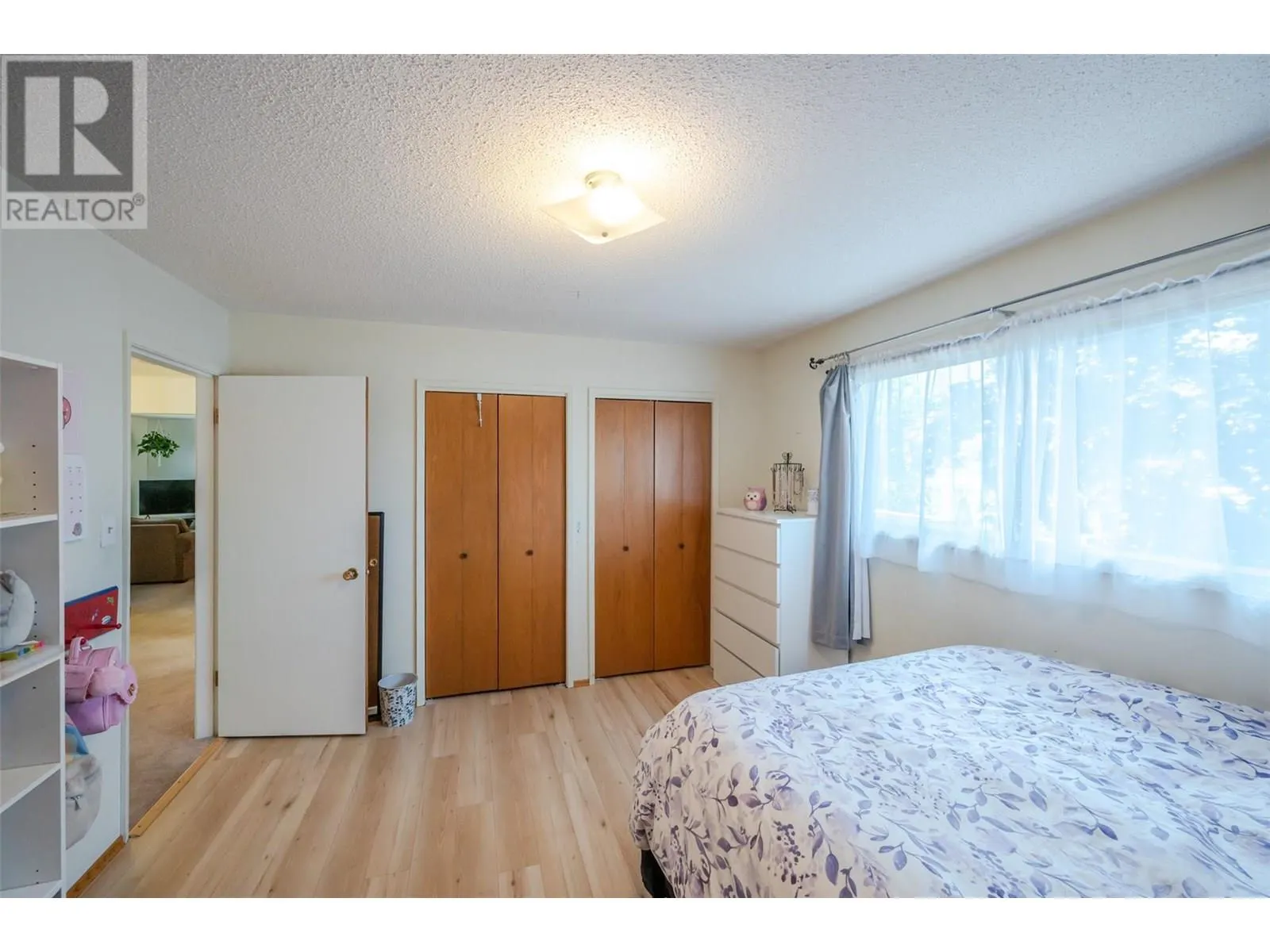 112 DUNANT Place