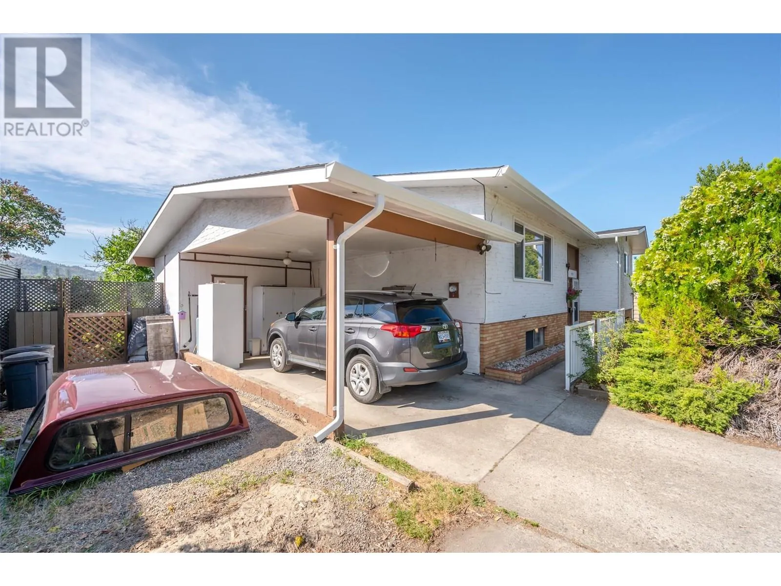112 DUNANT Place