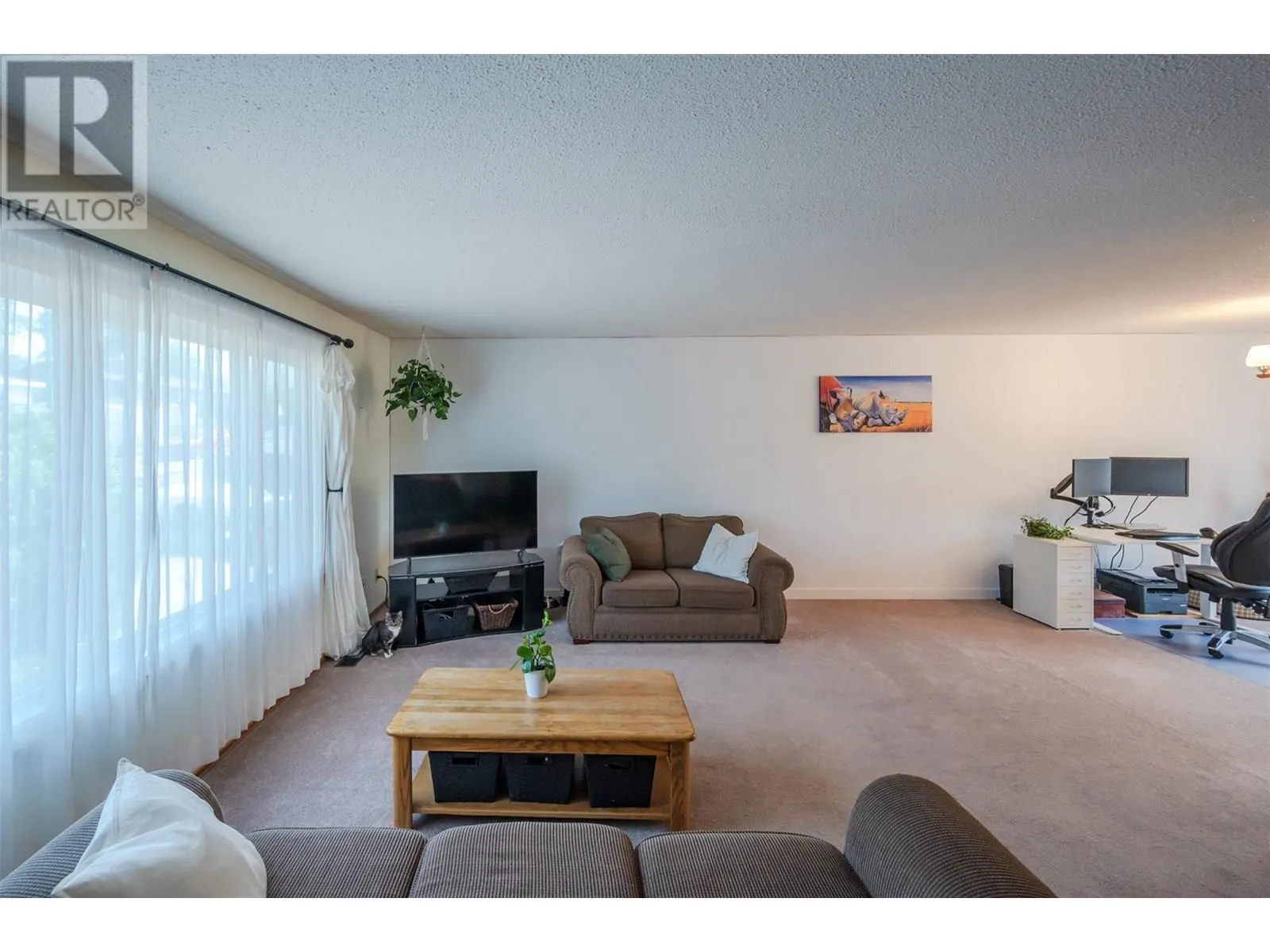 112 DUNANT Place