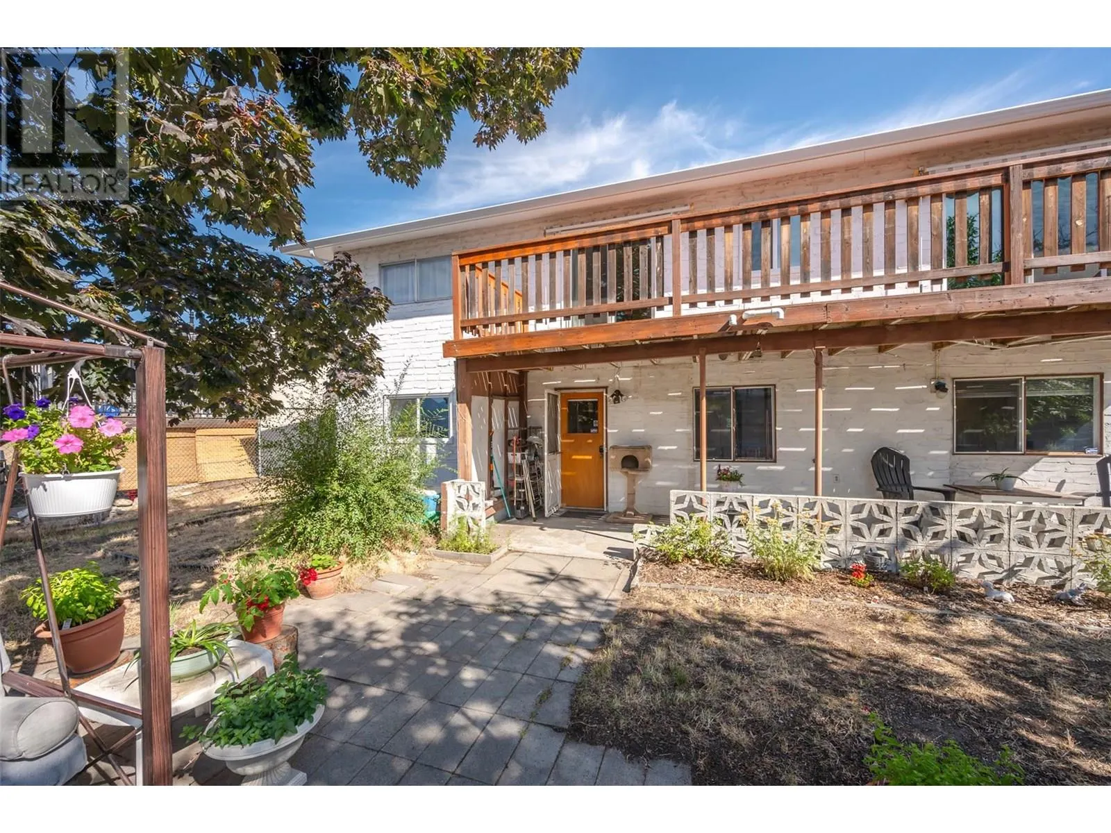 112 DUNANT Place