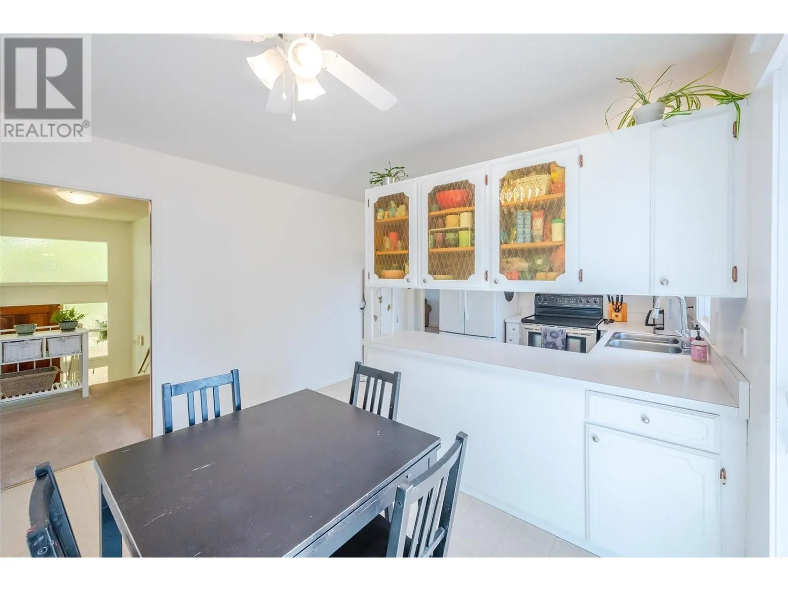 112 DUNANT Place