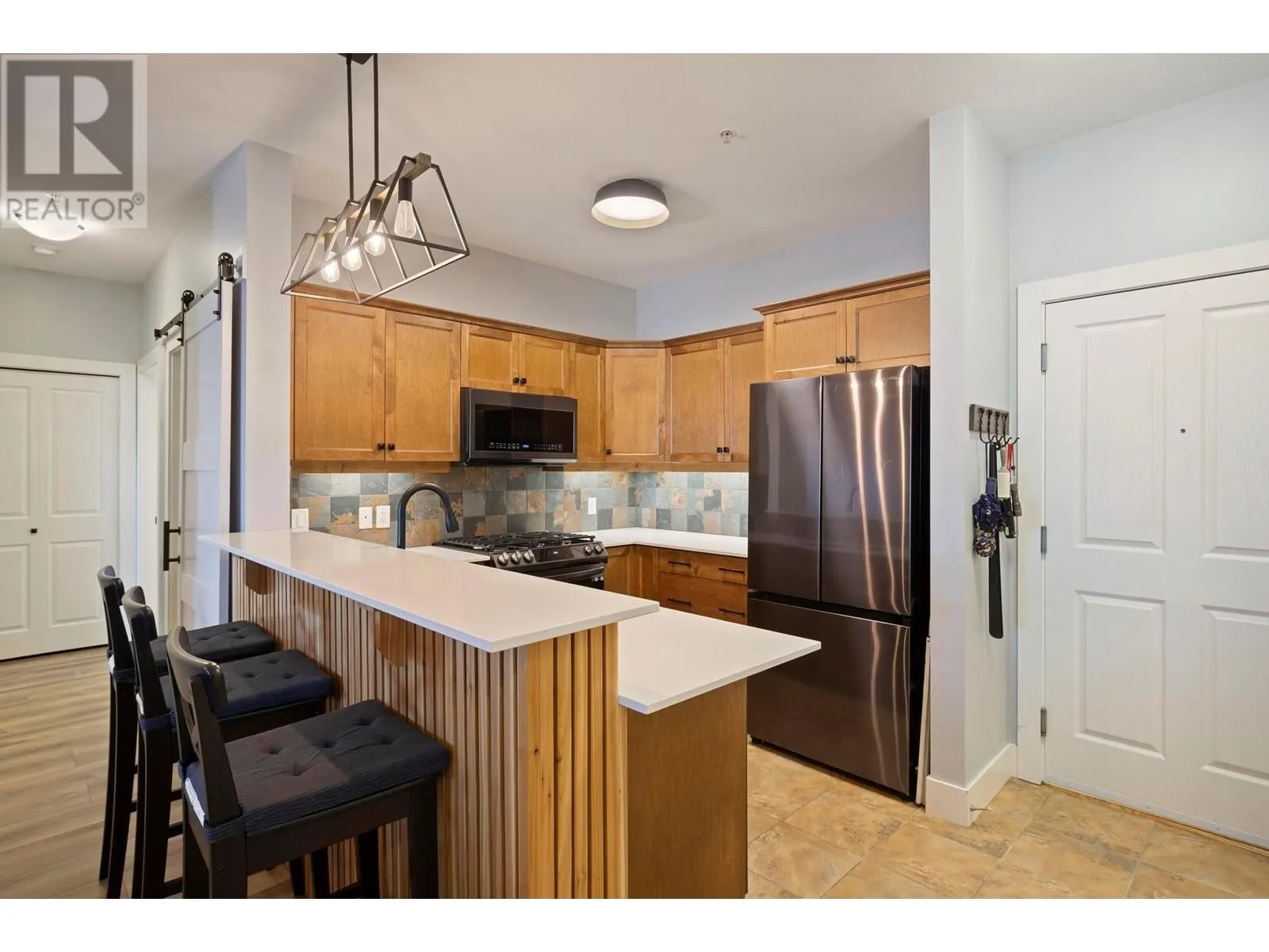 2532 Shoreline Drive Unit# 102