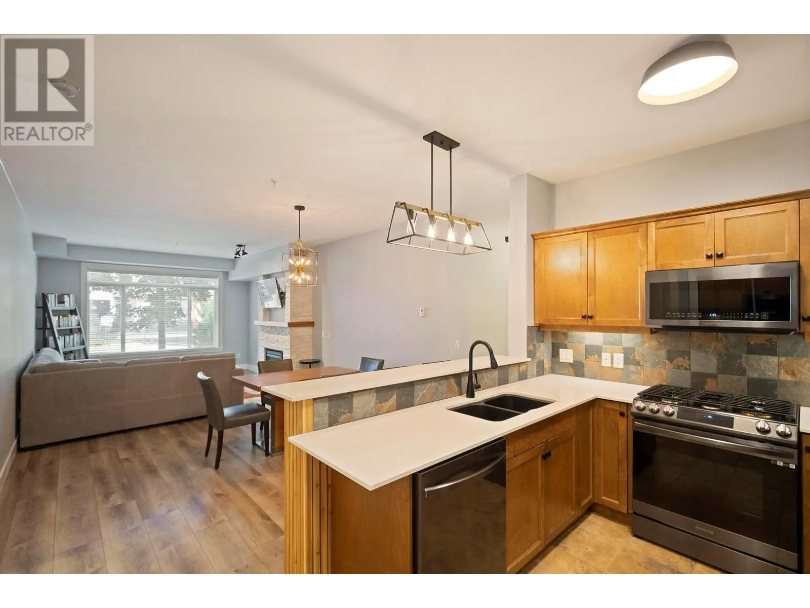2532 Shoreline Drive Unit# 102