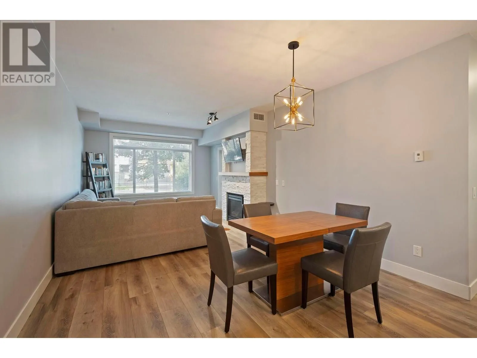 2532 Shoreline Drive Unit# 102