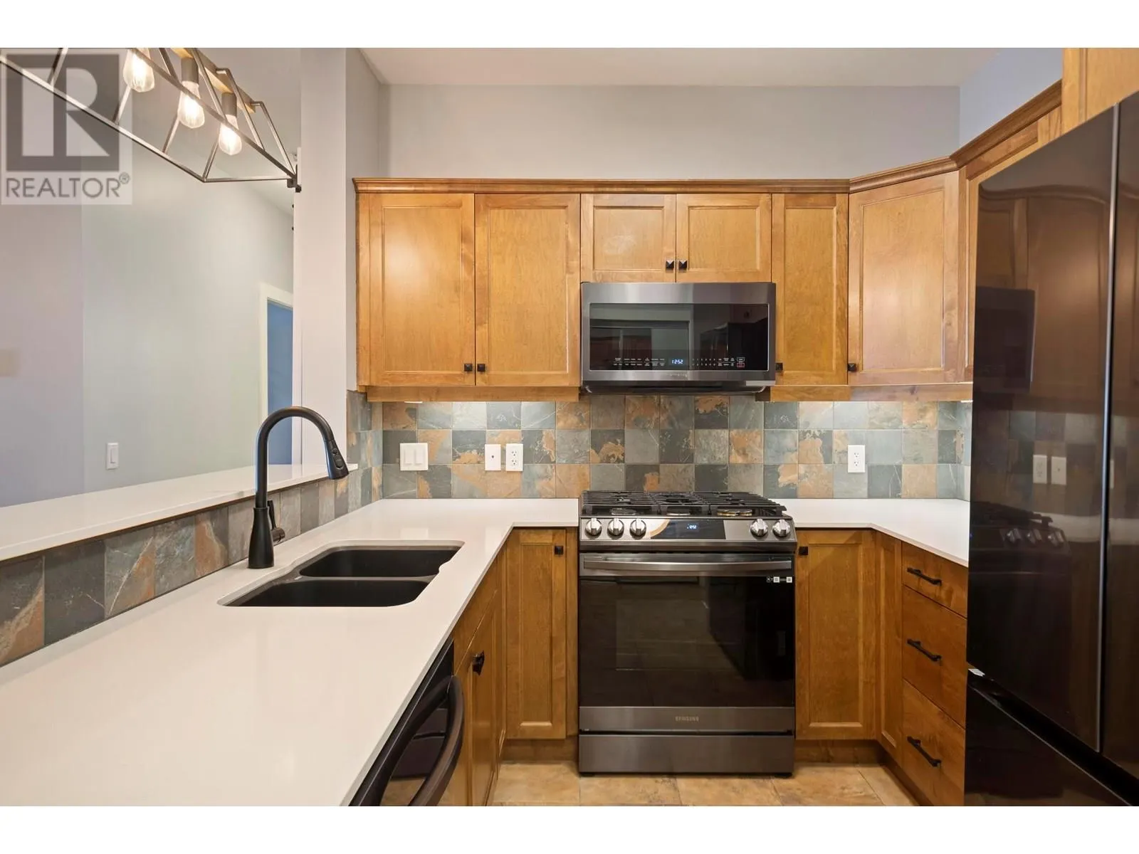 2532 Shoreline Drive Unit# 102