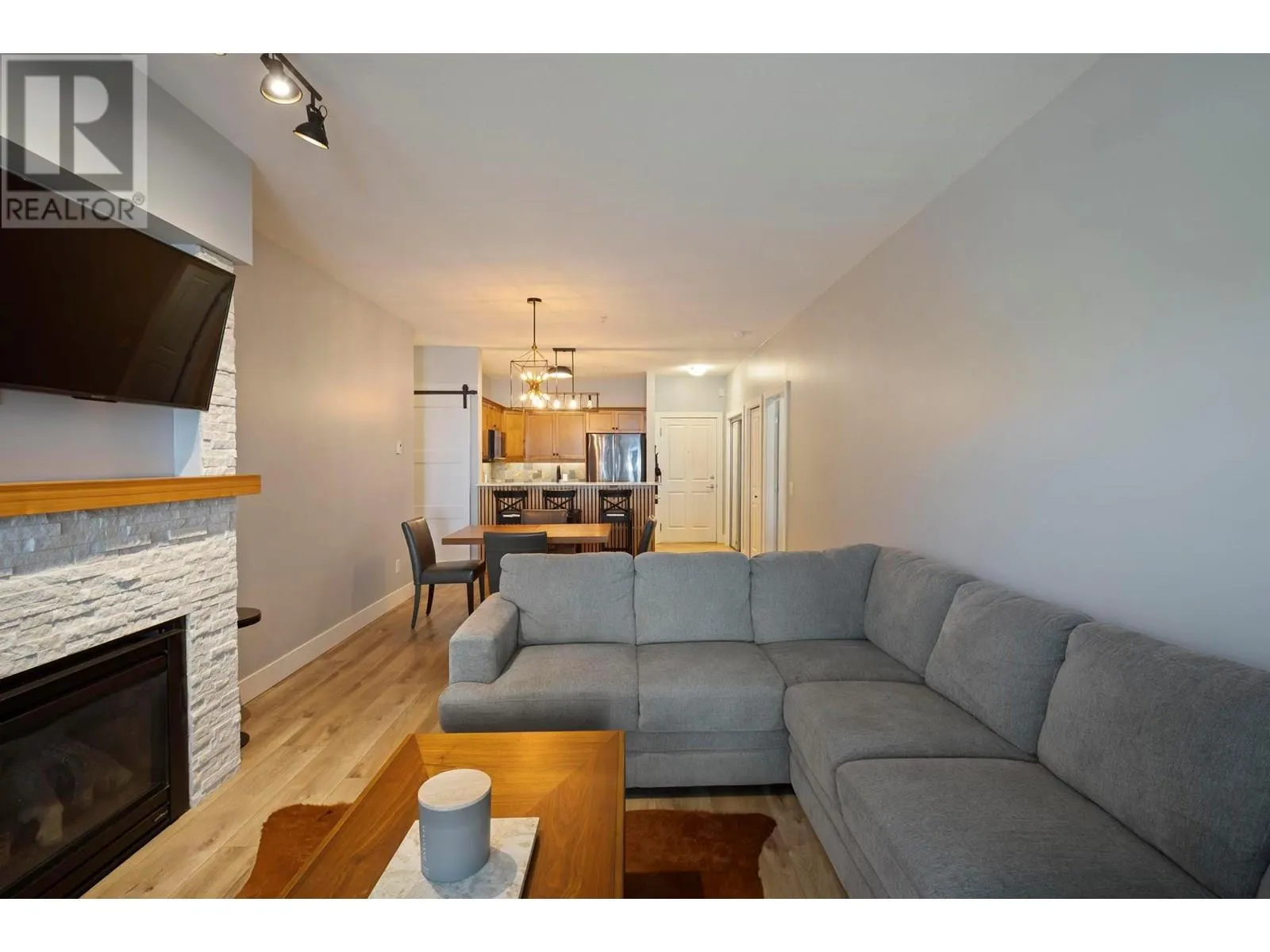 2532 Shoreline Drive Unit# 102
