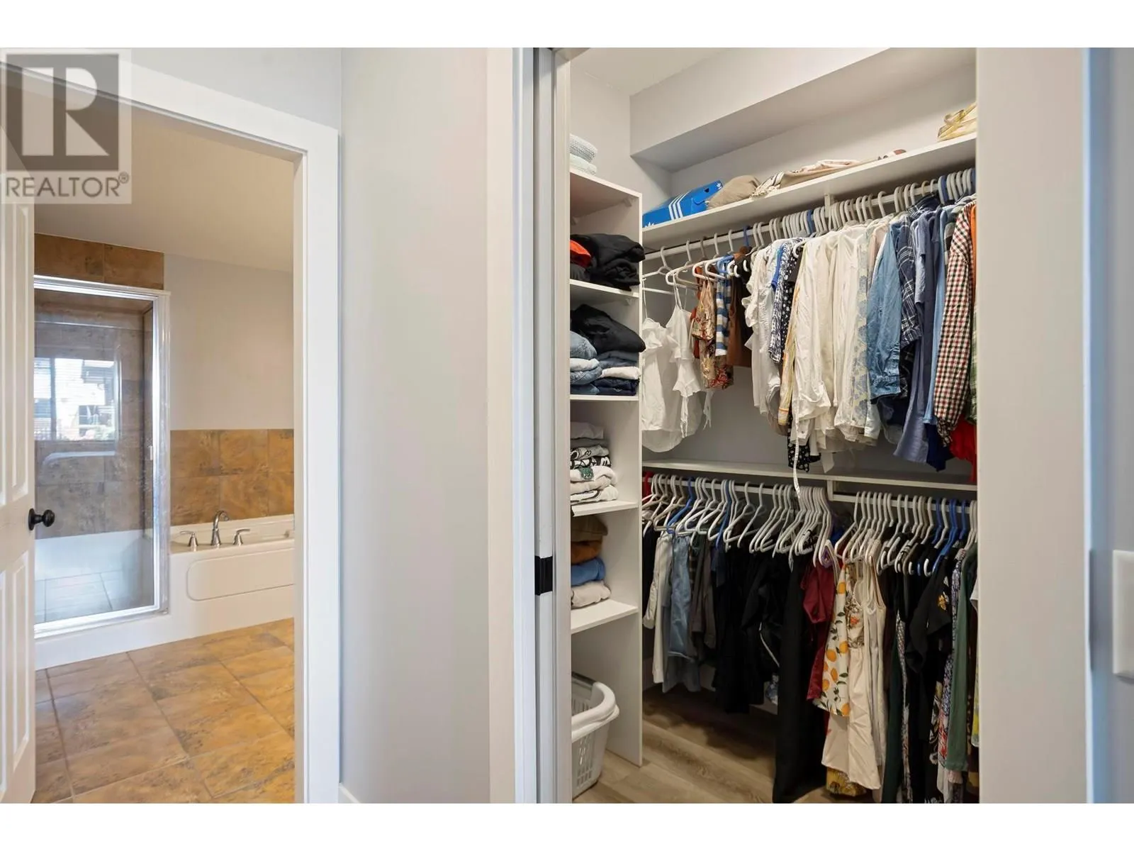 2532 Shoreline Drive Unit# 102