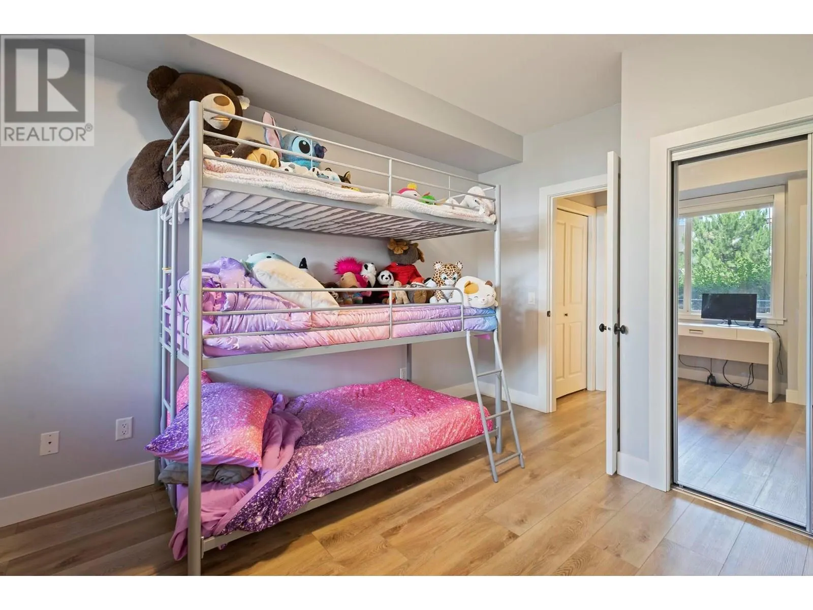 2532 Shoreline Drive Unit# 102