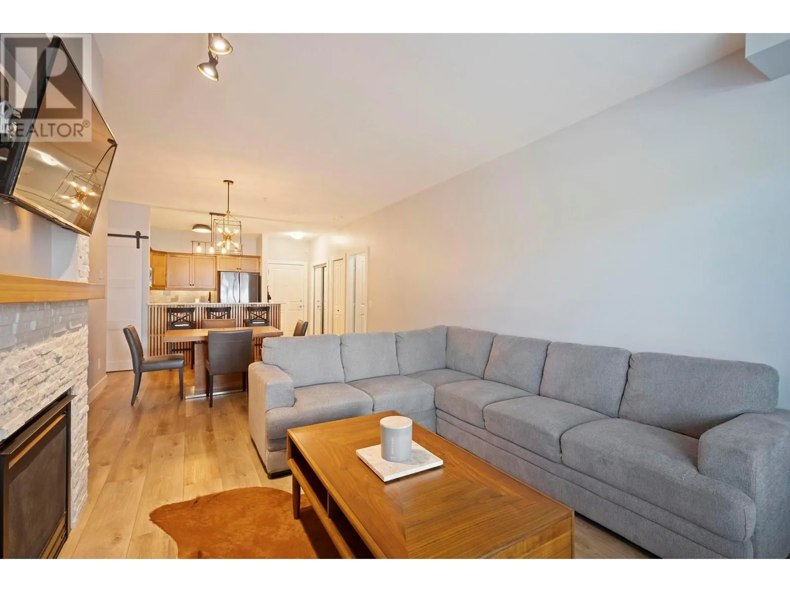 2532 Shoreline Drive Unit# 102