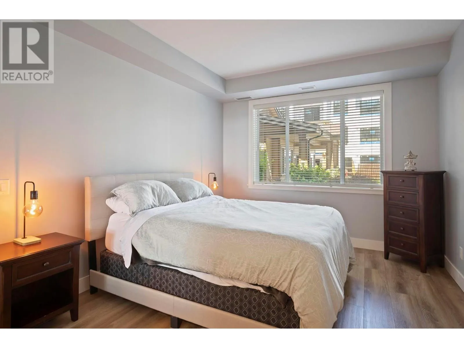 2532 Shoreline Drive Unit# 102