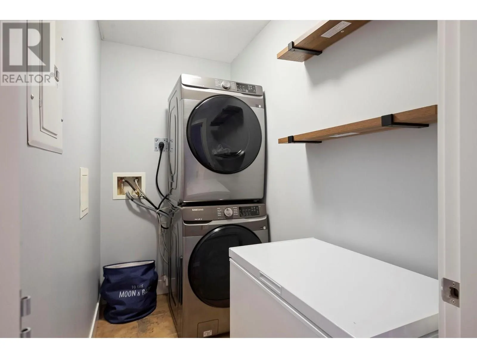 2532 Shoreline Drive Unit# 102