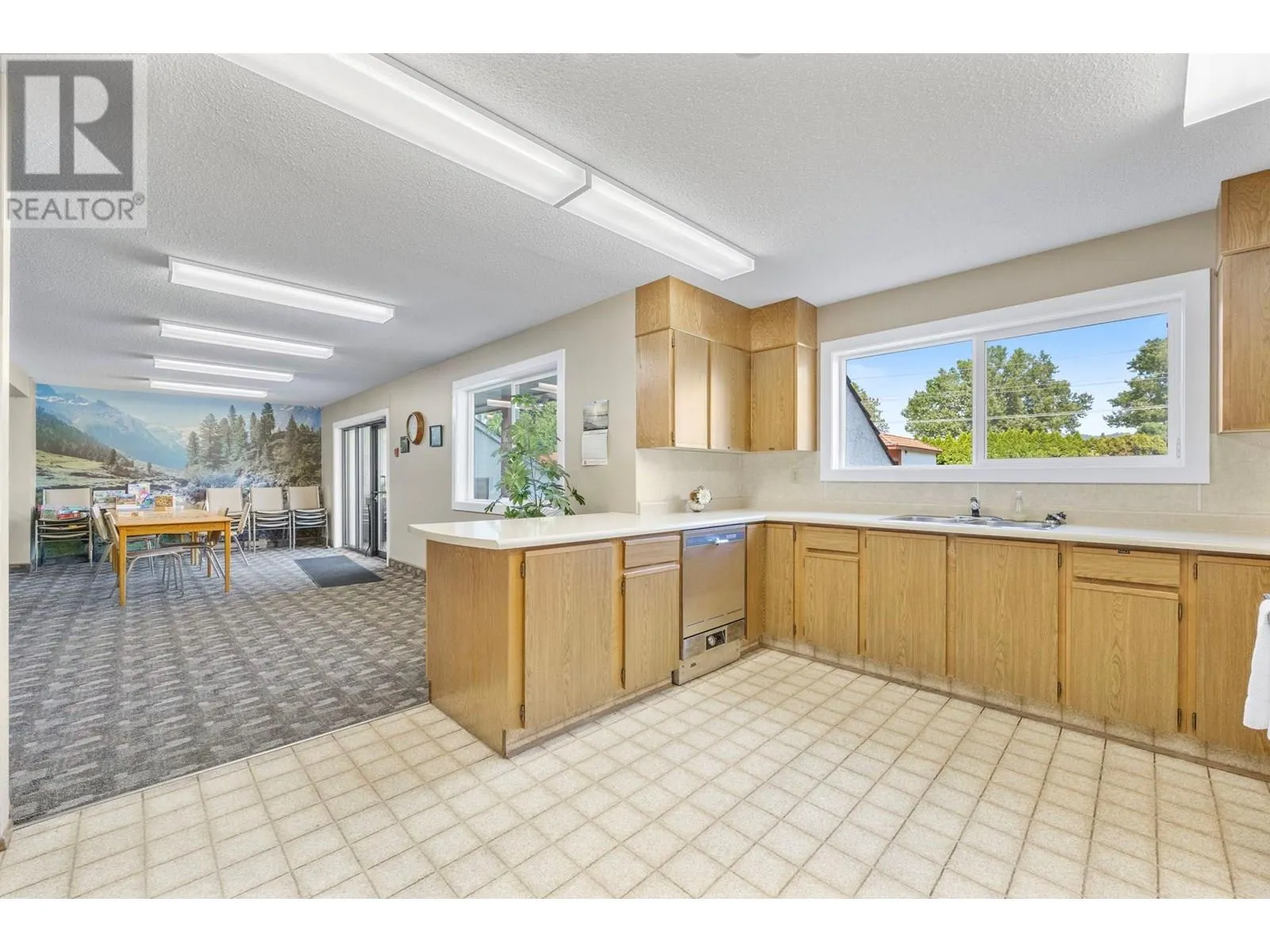 2085 Gordon Drive Unit# 116