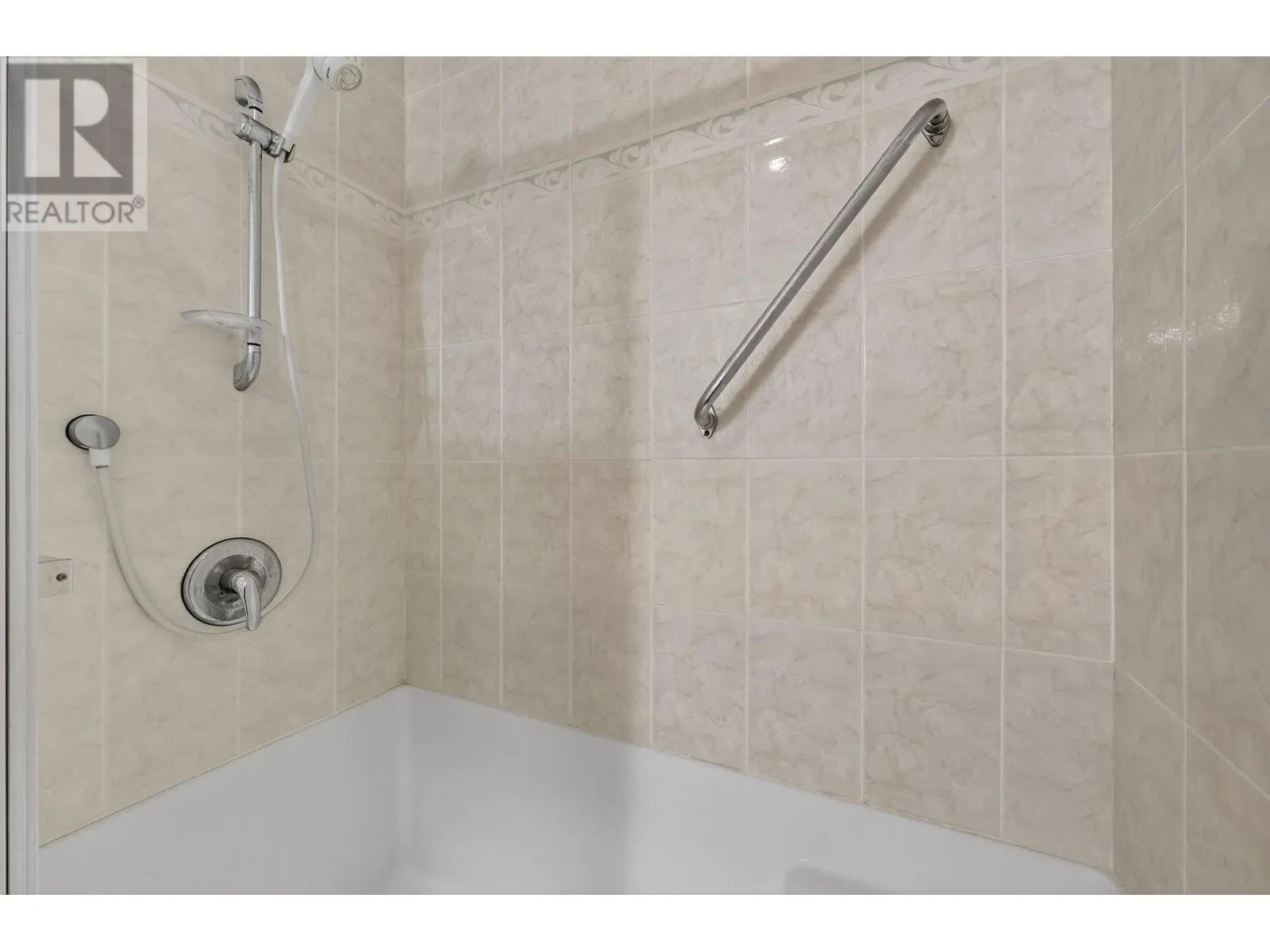 2085 Gordon Drive Unit# 116