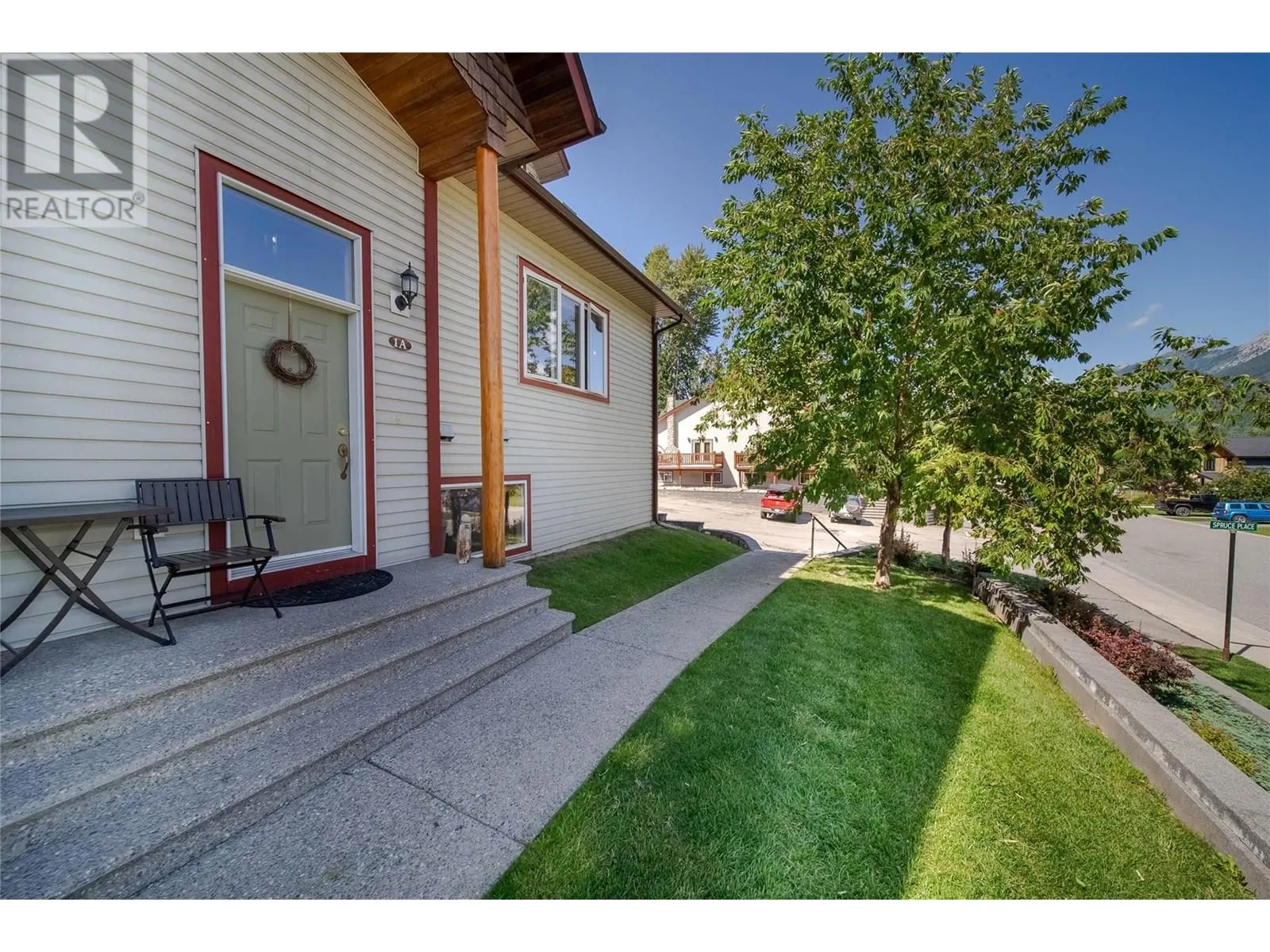 1A Spruce Place