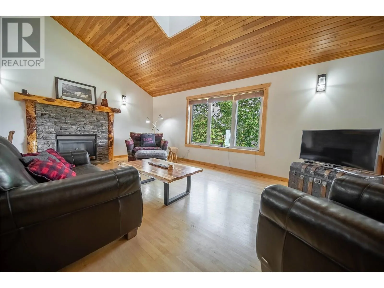 1A Spruce Place