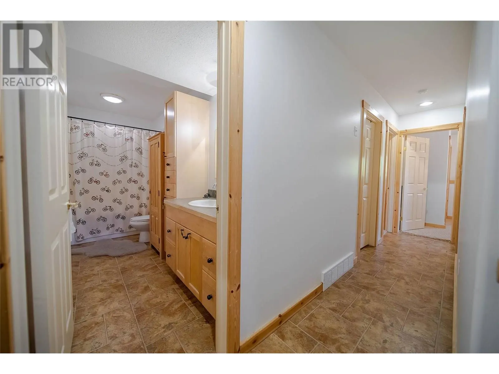 1A Spruce Place