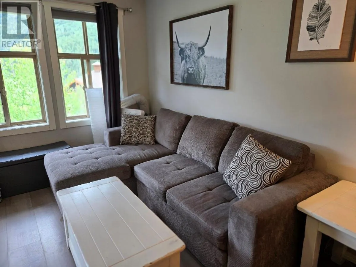 2060 Summit Drive Unit# 412